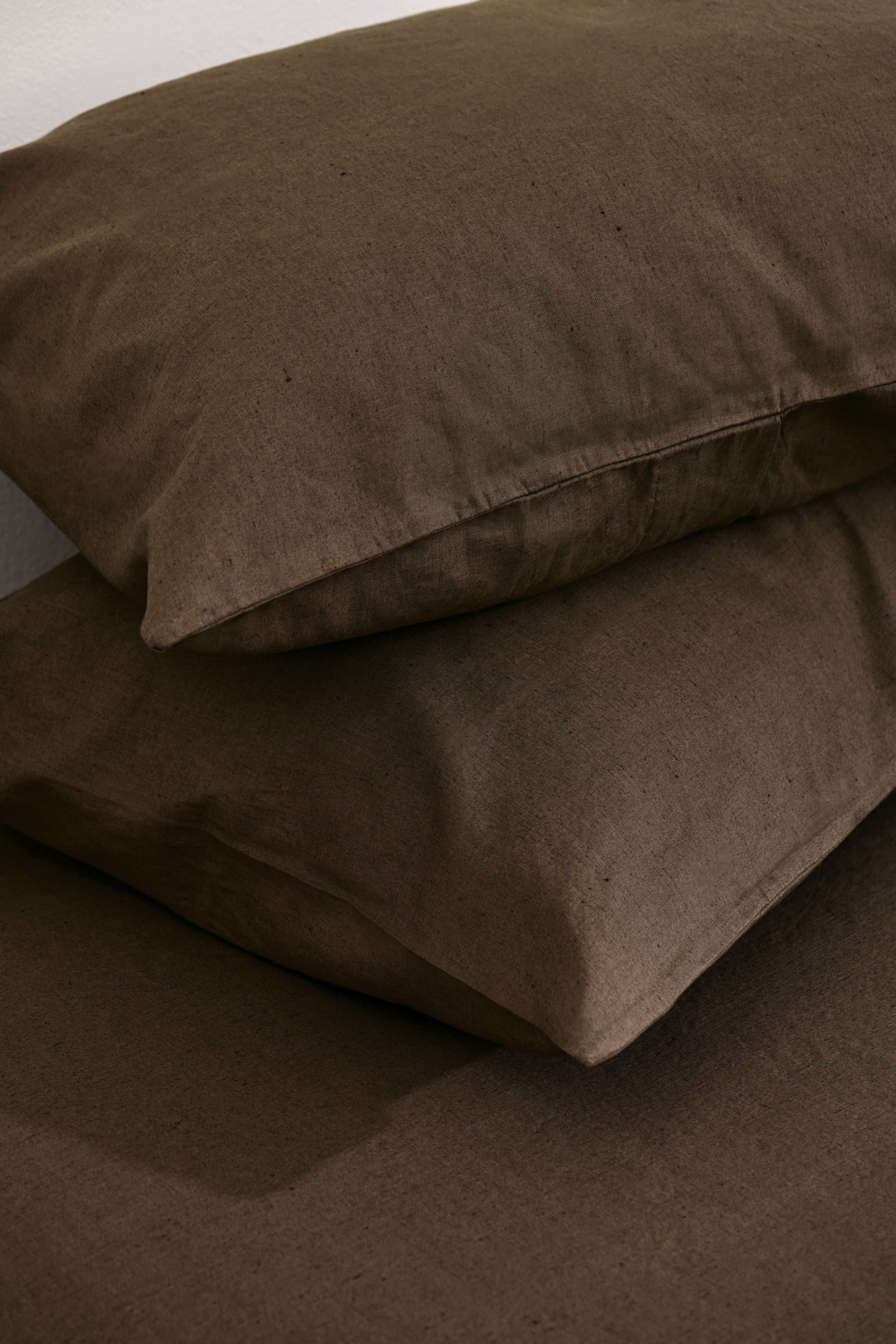 Linen Fitted Sheet and Pillow Set