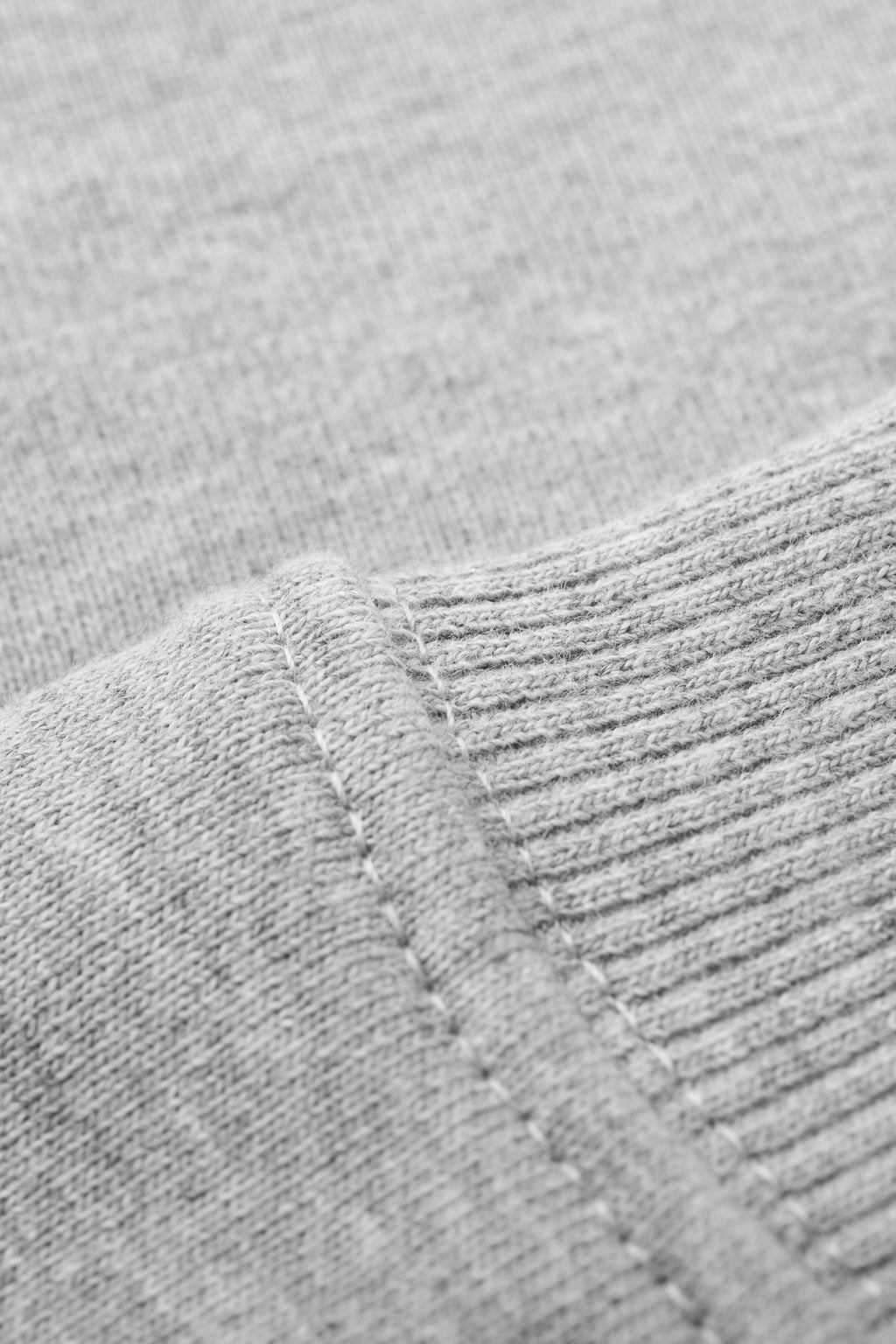 Unisex Essential Sweatshirt in Heather Grey