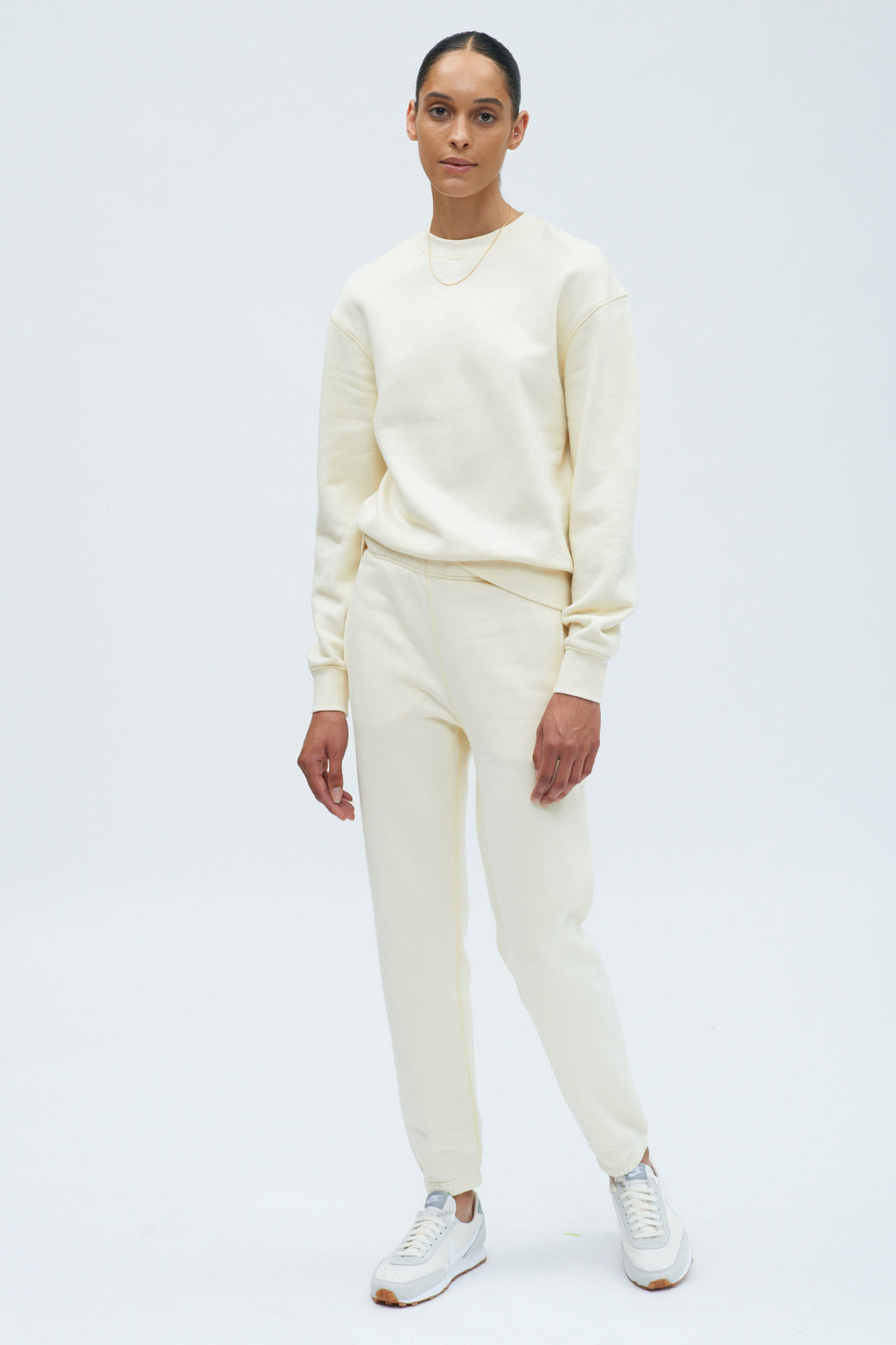 Ali is 5ft 11in, a regular S and wearing a S.