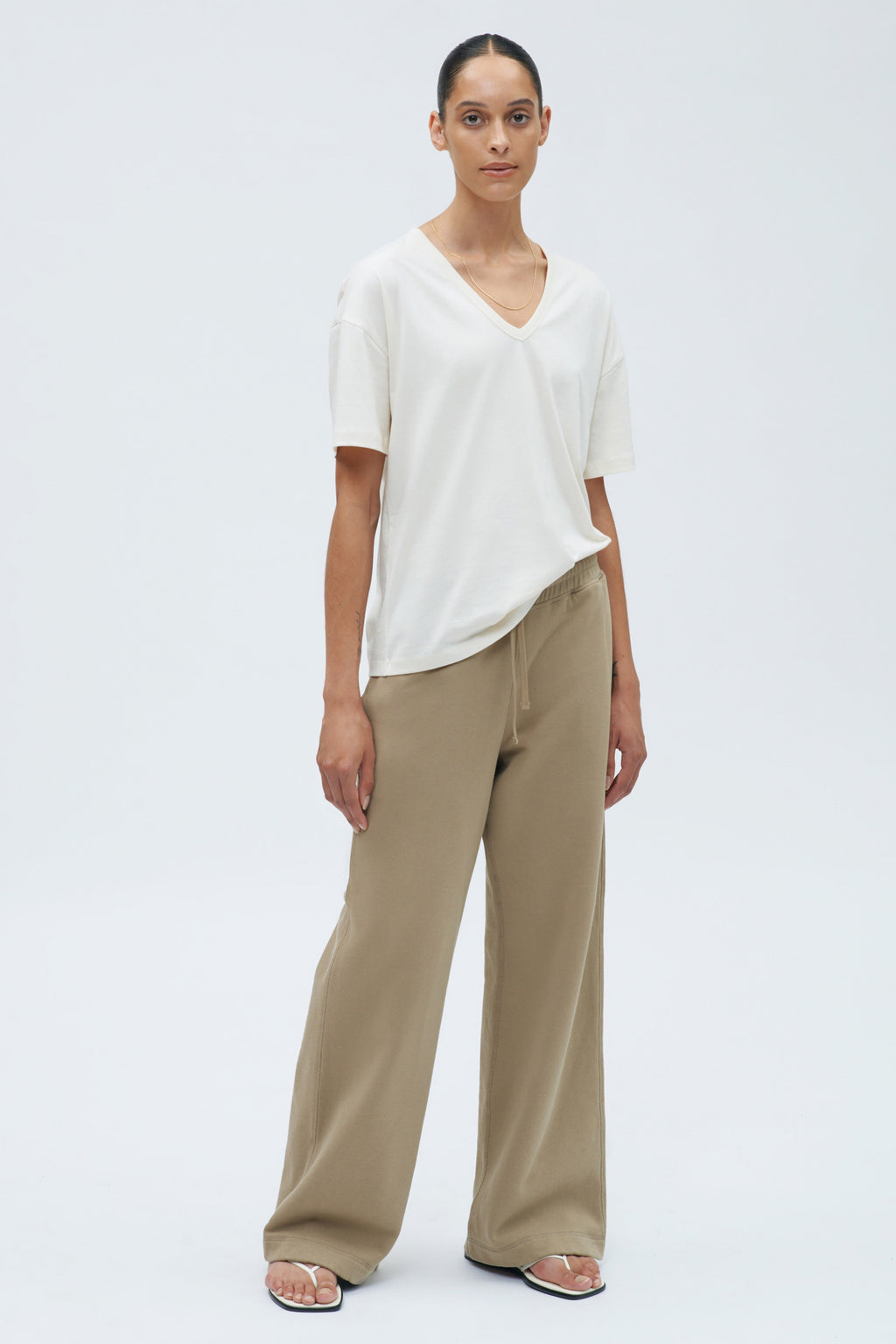 Ali is 5ft 11in, a regular S and wearing a S.