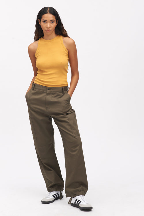 Lyvia is 5ft 9in, a regular size S and wearing a S.