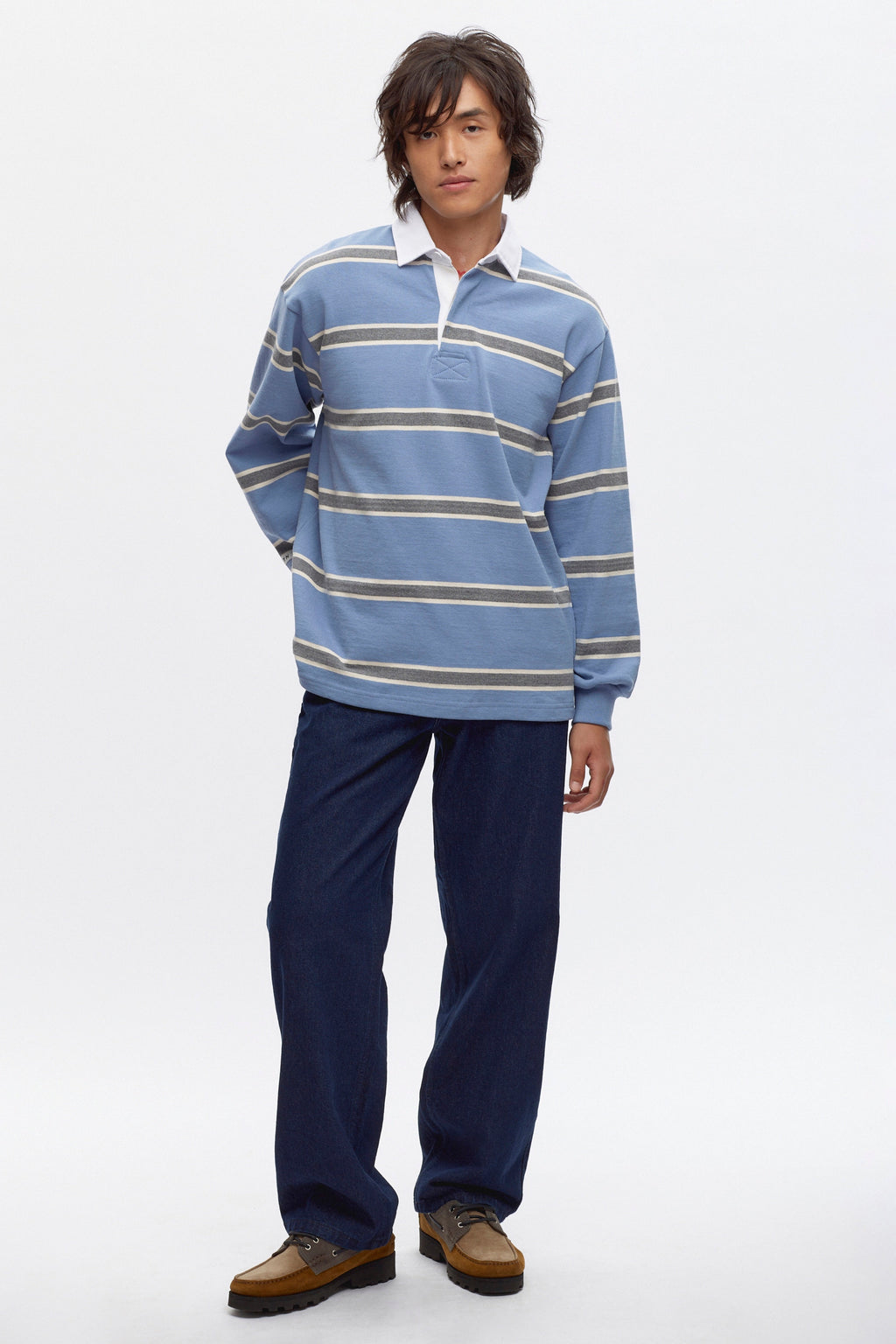 Tashi is 6'0 is regular M and wearing a M.