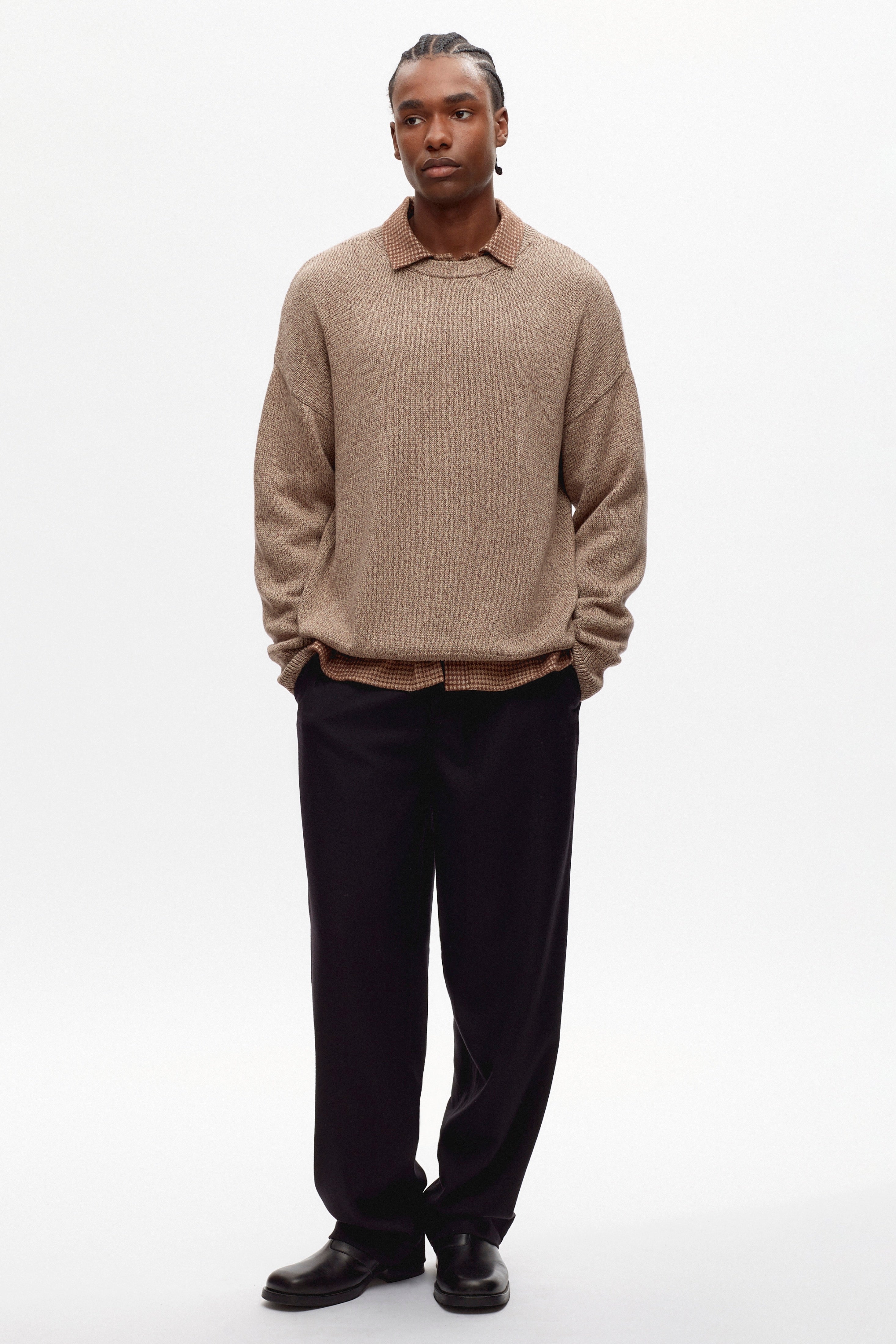 Justus is 6'1" is a regular L, and is wearing an L.