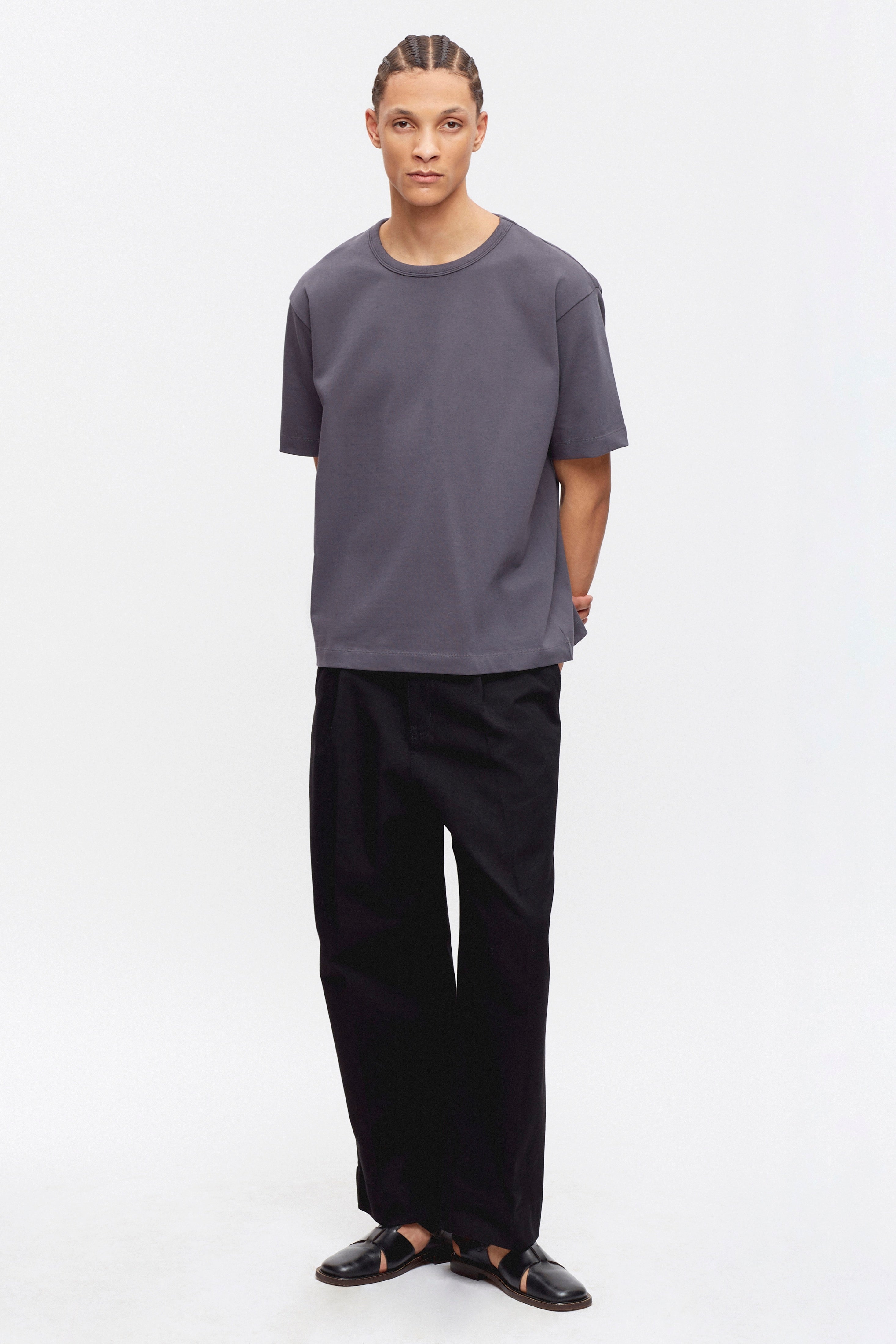 Ethan is 6ft 2in, a regular size M and is wearing a M.