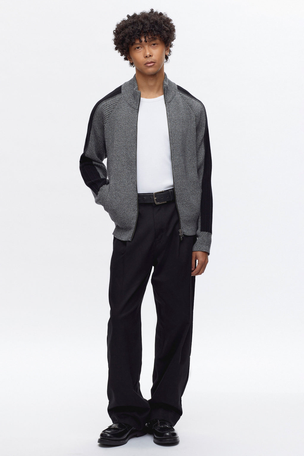 Cameron is 6 ft 0in, a regular size M, and wearing a M.