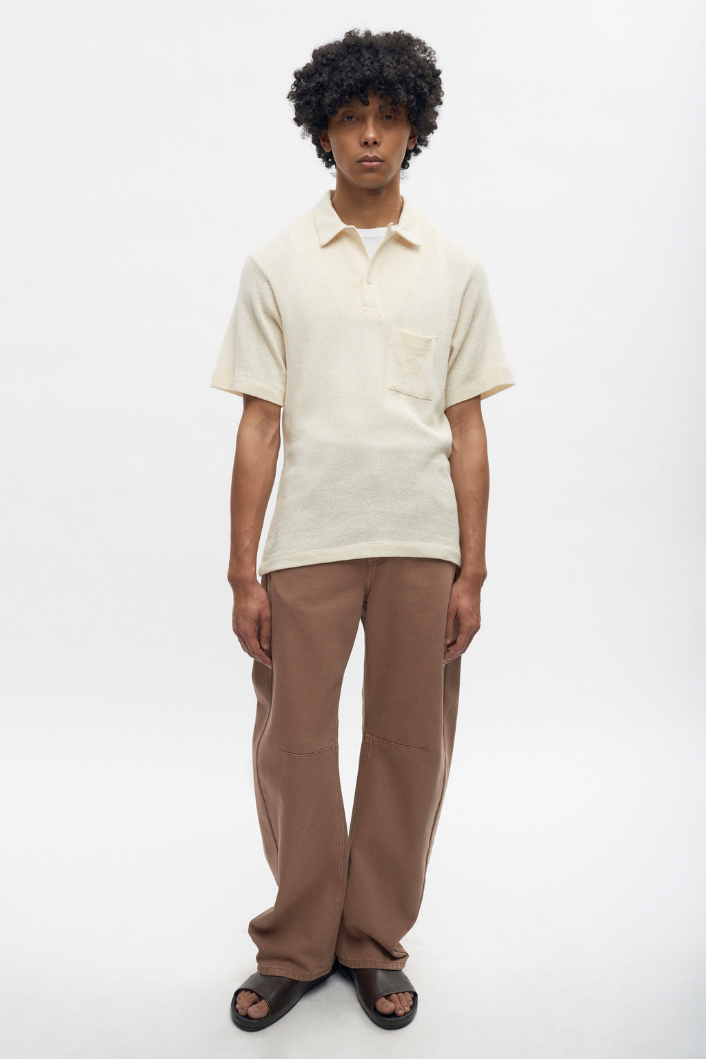 Cameron is 6ft, a regular size M, and wearing size M.