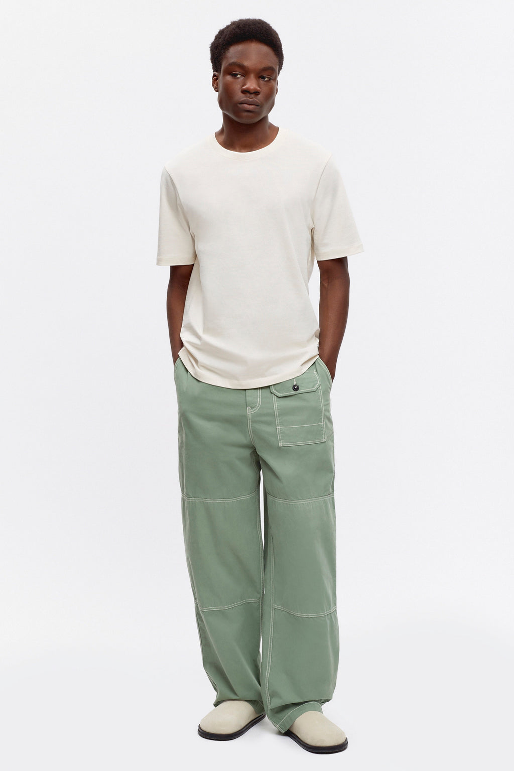 Juslin is 6 ft 0in, a regular size 30, and wearing size 30.