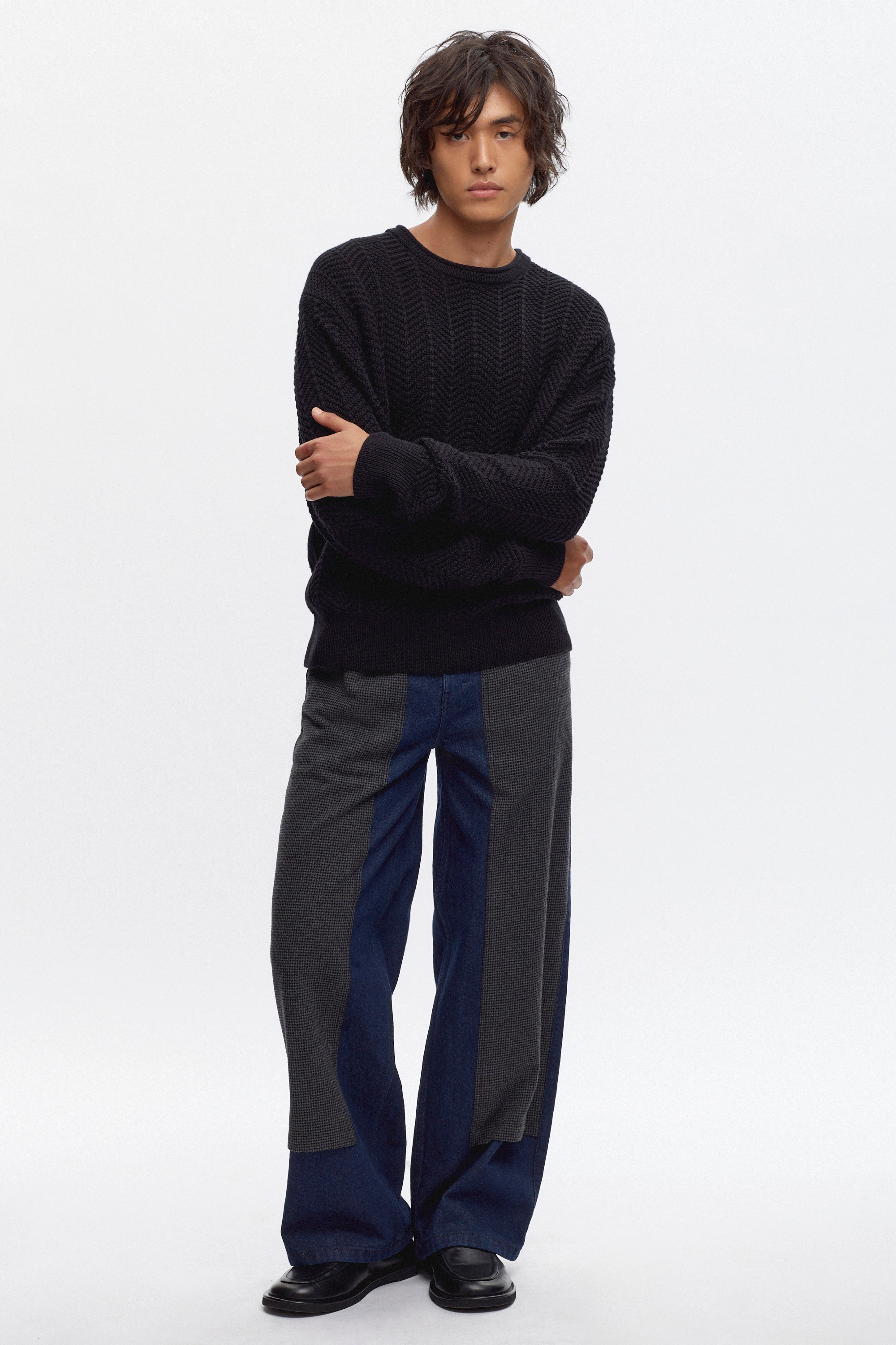 Tashi is 6'0, is a regular 32 and is wearing a 32