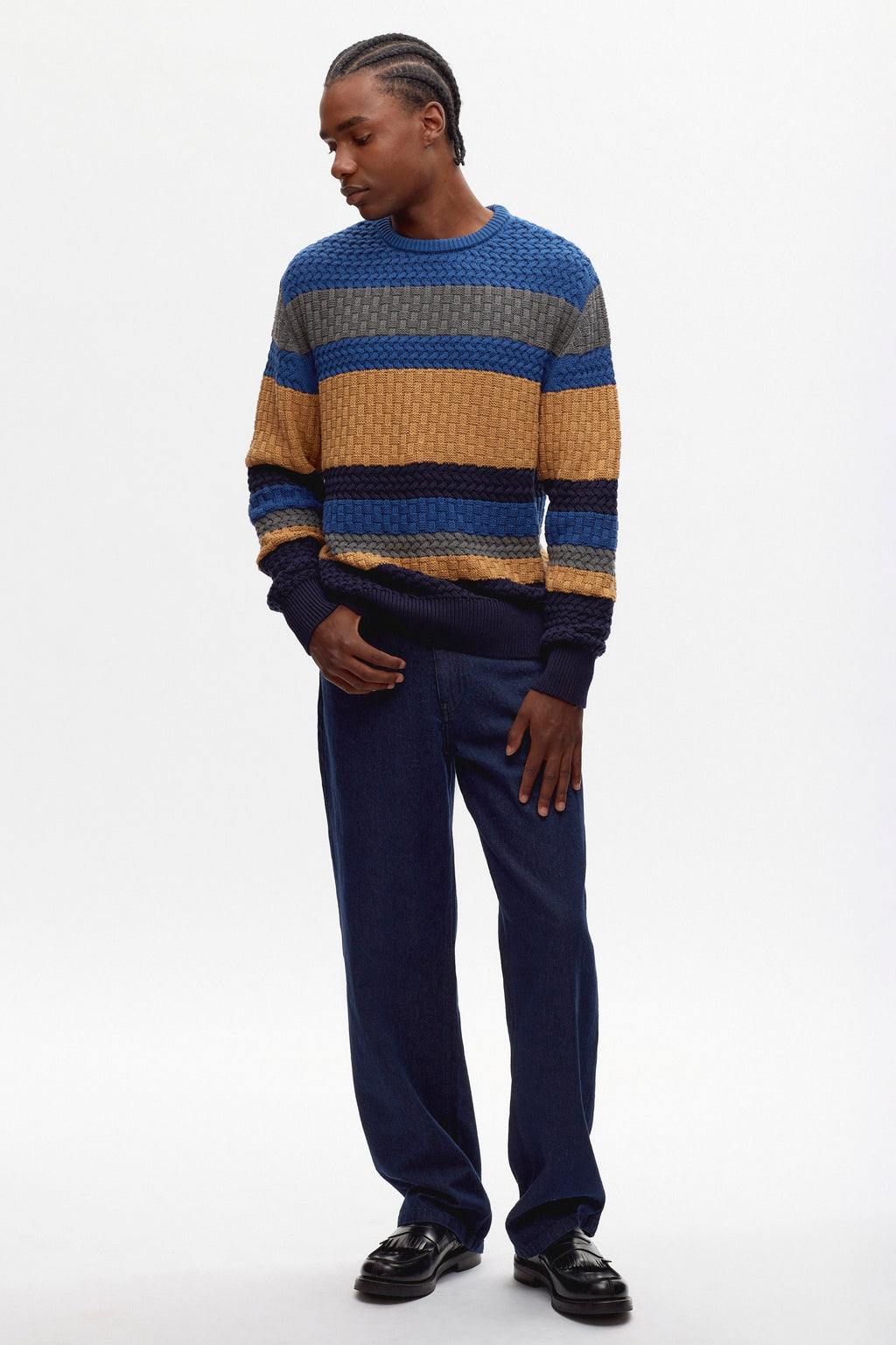 Justus is 6'1" is a regular L, and is wearing an L.