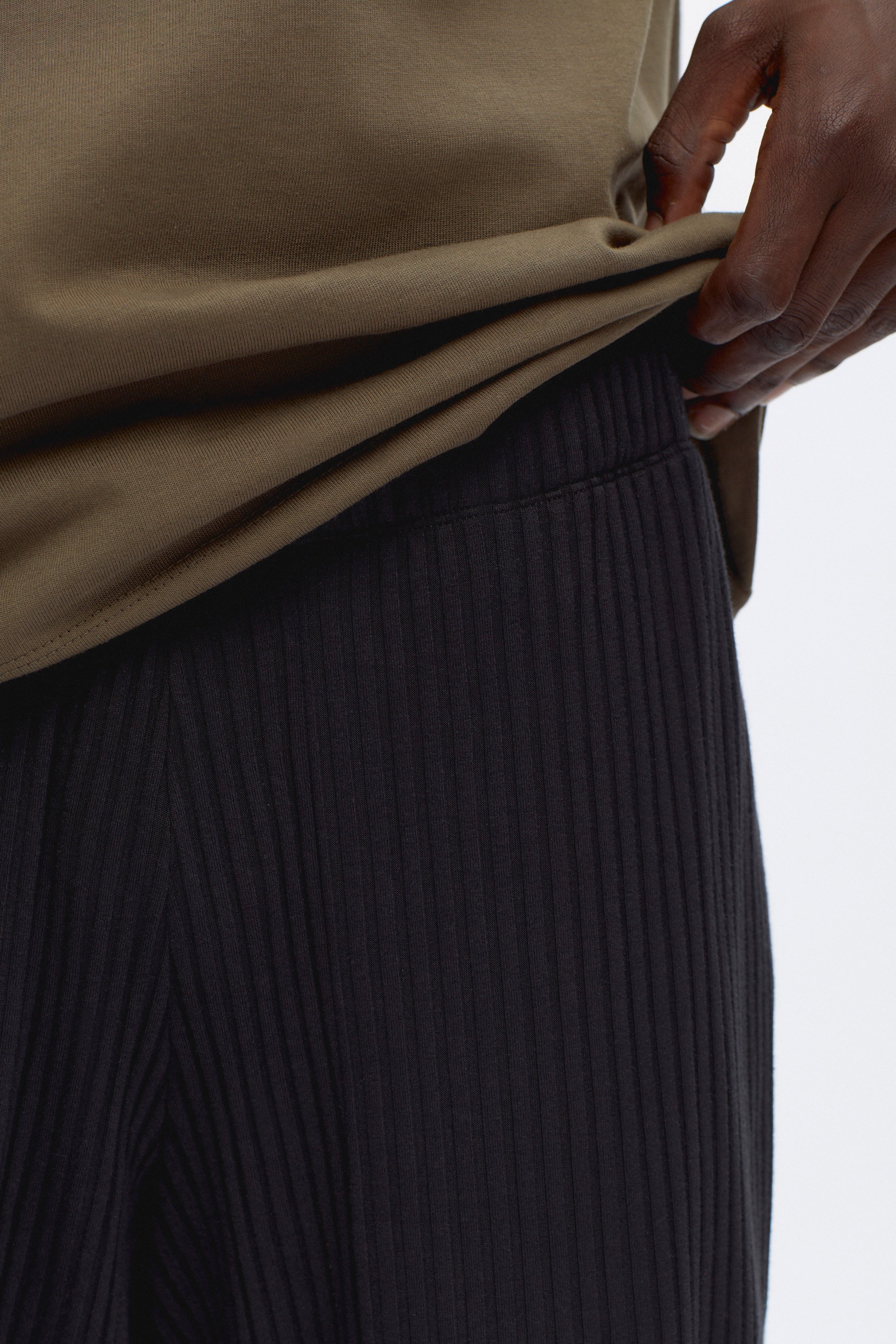 Men's Nile Rib Pant in Black