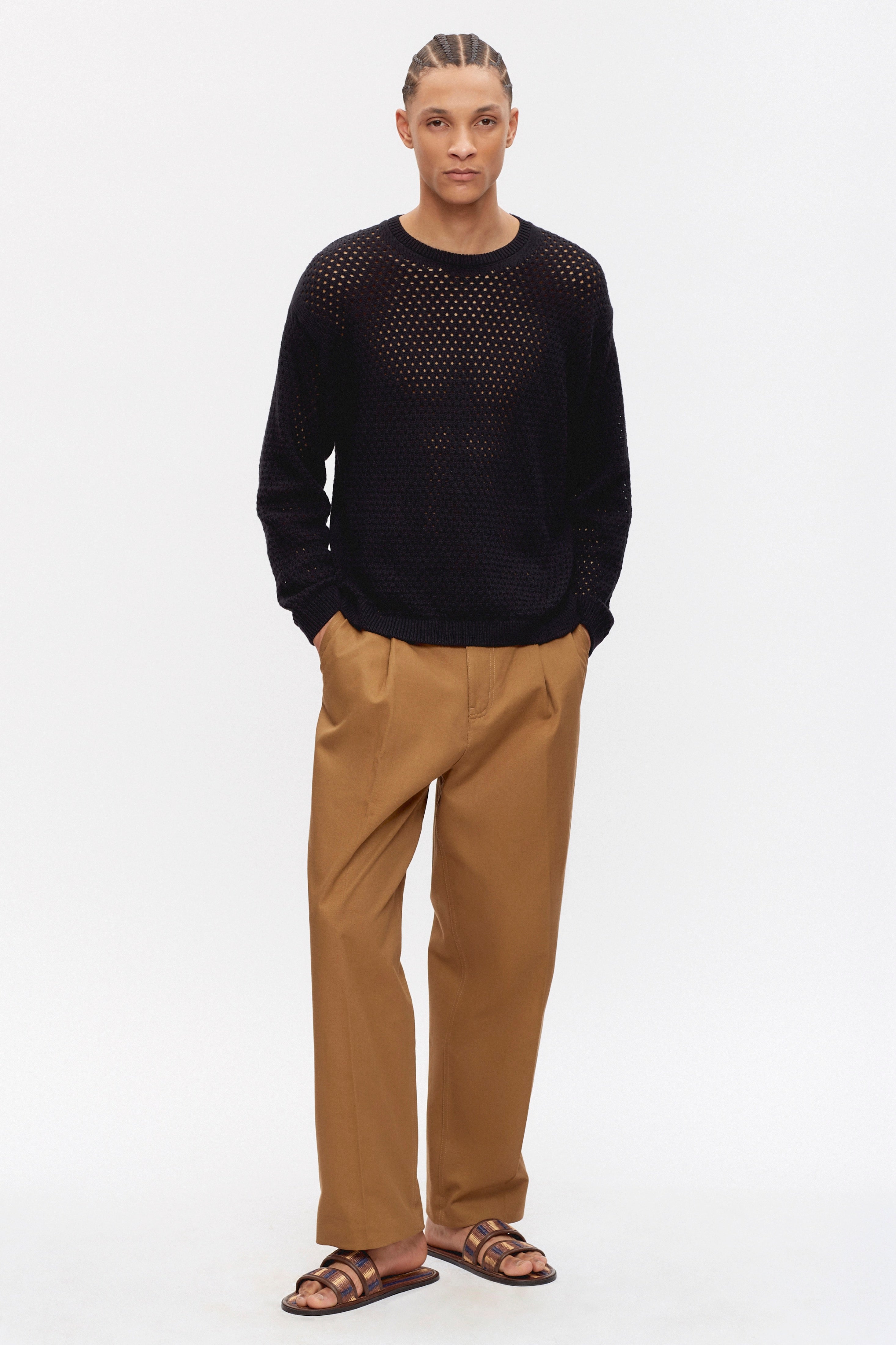 Ethan is 6ft 2in, a regular size 30 and wearing a 32.