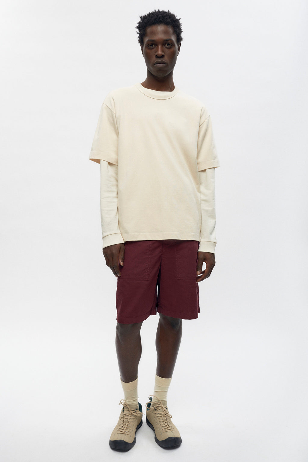 Jonathan is 6’2, a regular 32 and is wearing a 34.