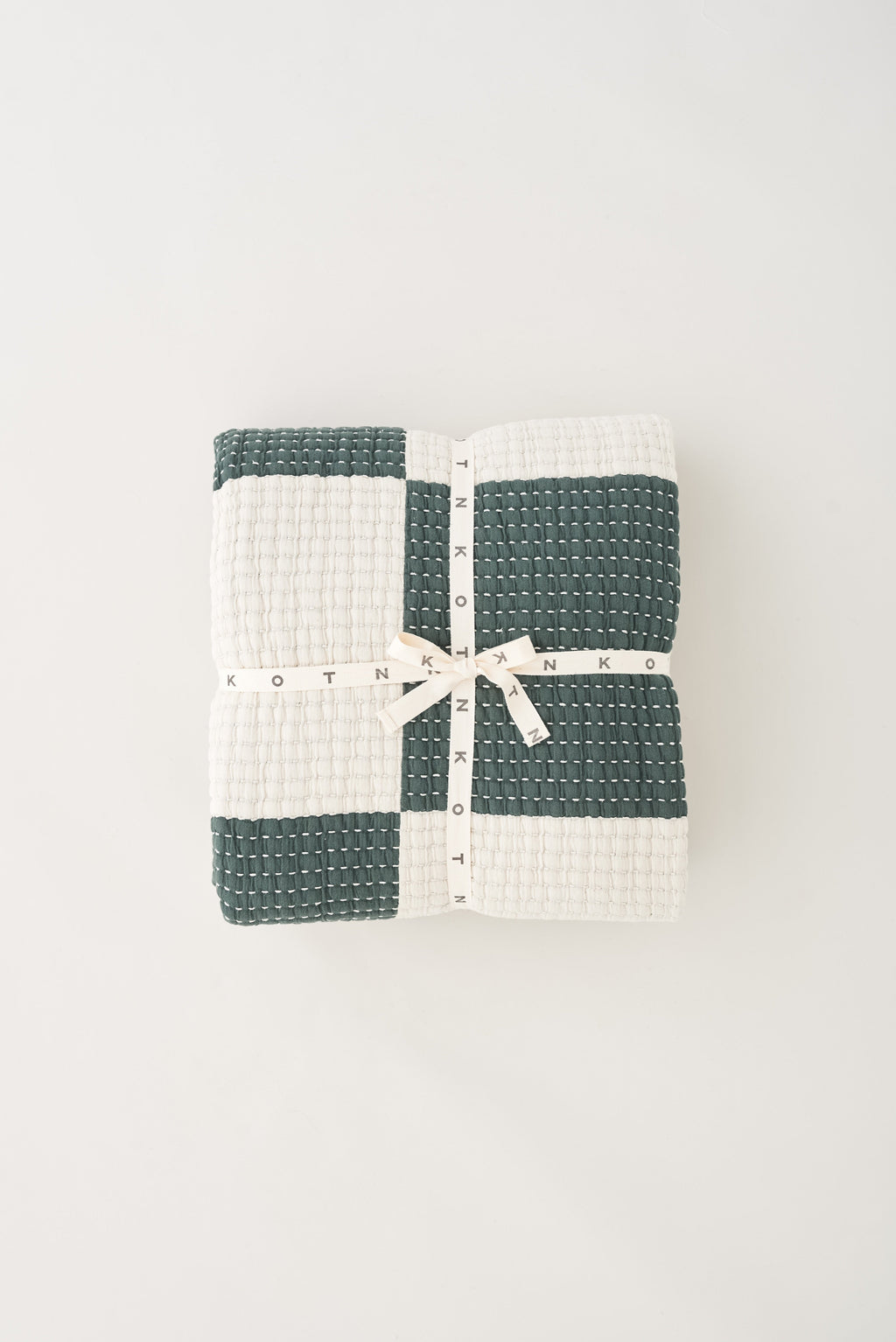 Patchwork Quilted Comforter in Natural/Pine