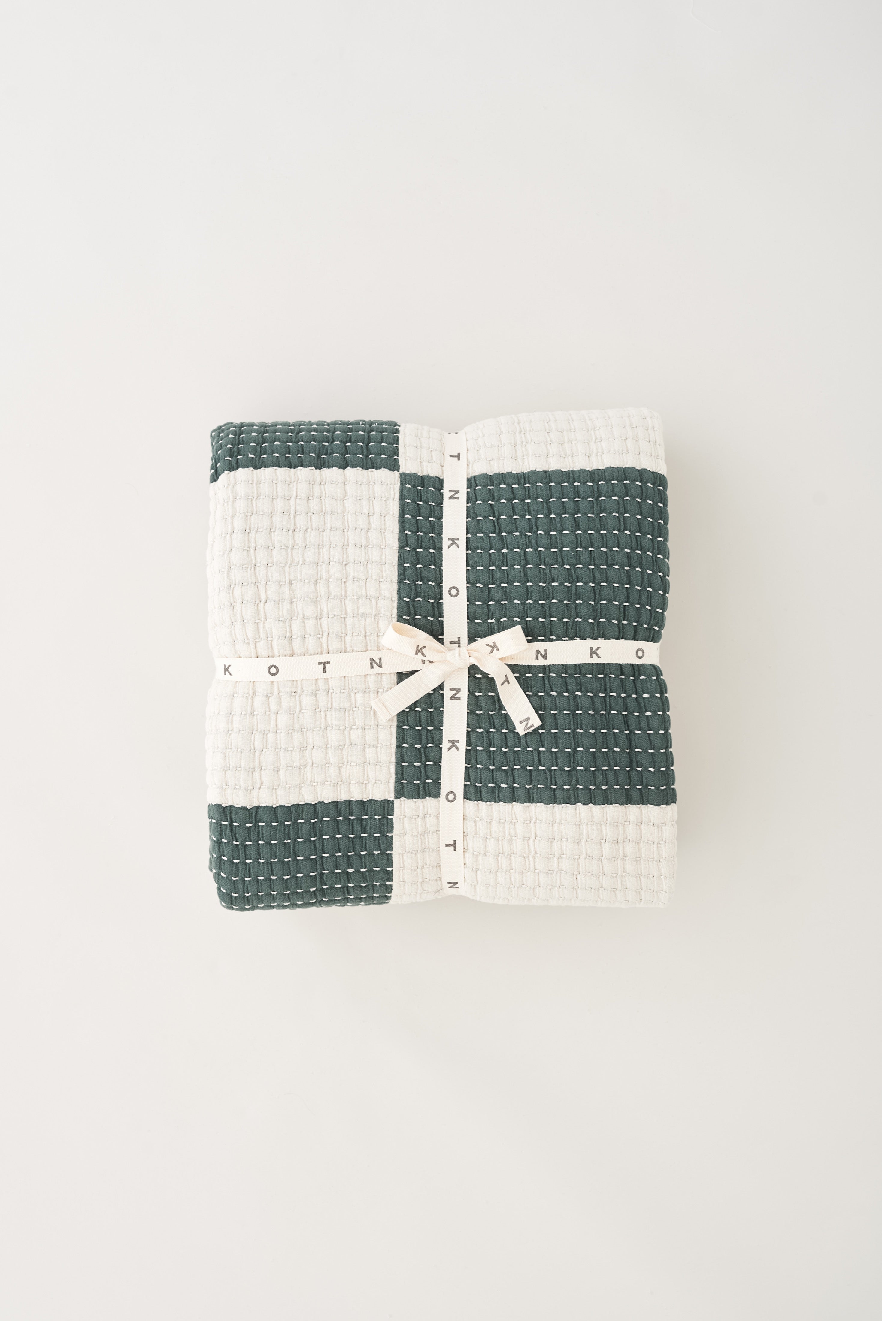 Patchwork Quilted Comforter in Natural/Pine