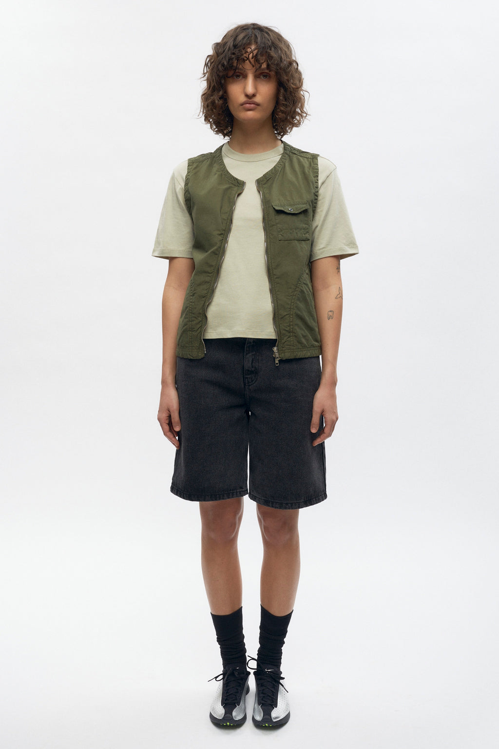 Francis is 5ft 9.5in, a regular size XS and wearing an XS.