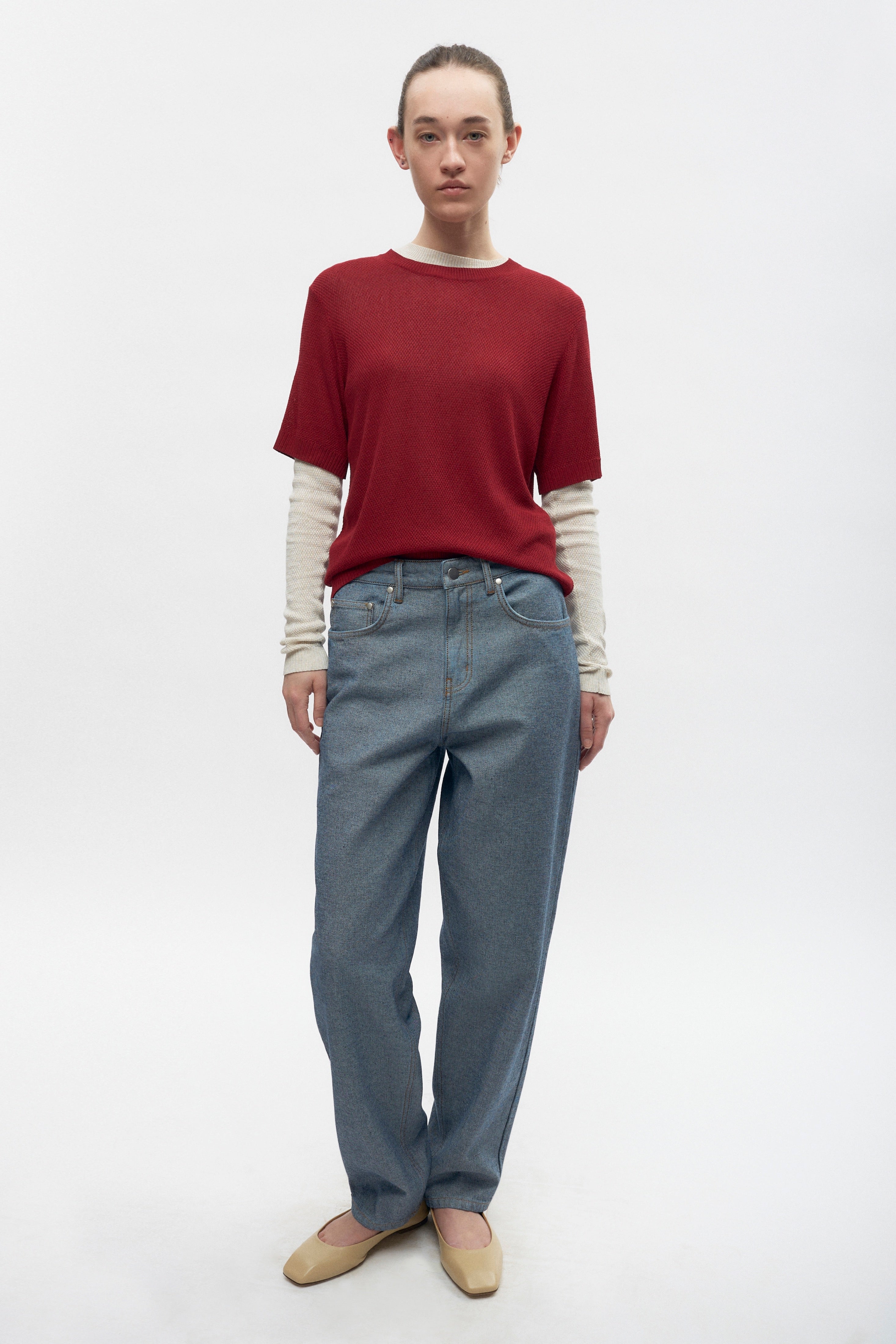 Elizabeth is 5.11" is a regular 24 and is wearing a 26/32.