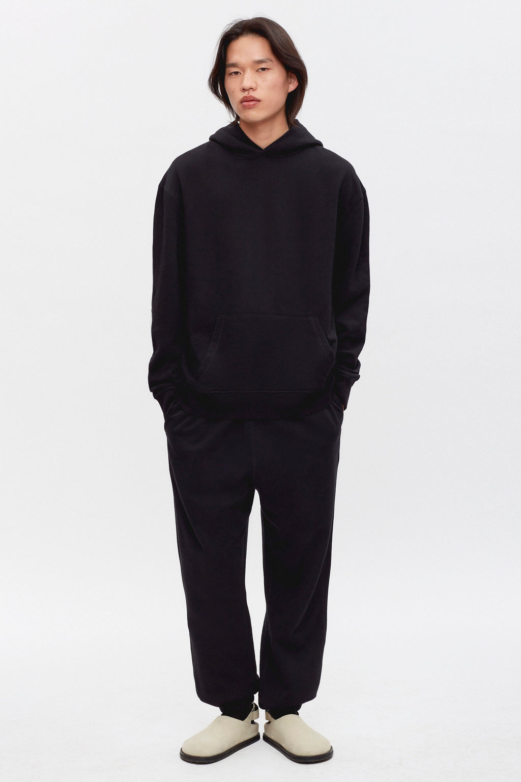 Maiku is 6ft 2in, a regular M and wearing a M.