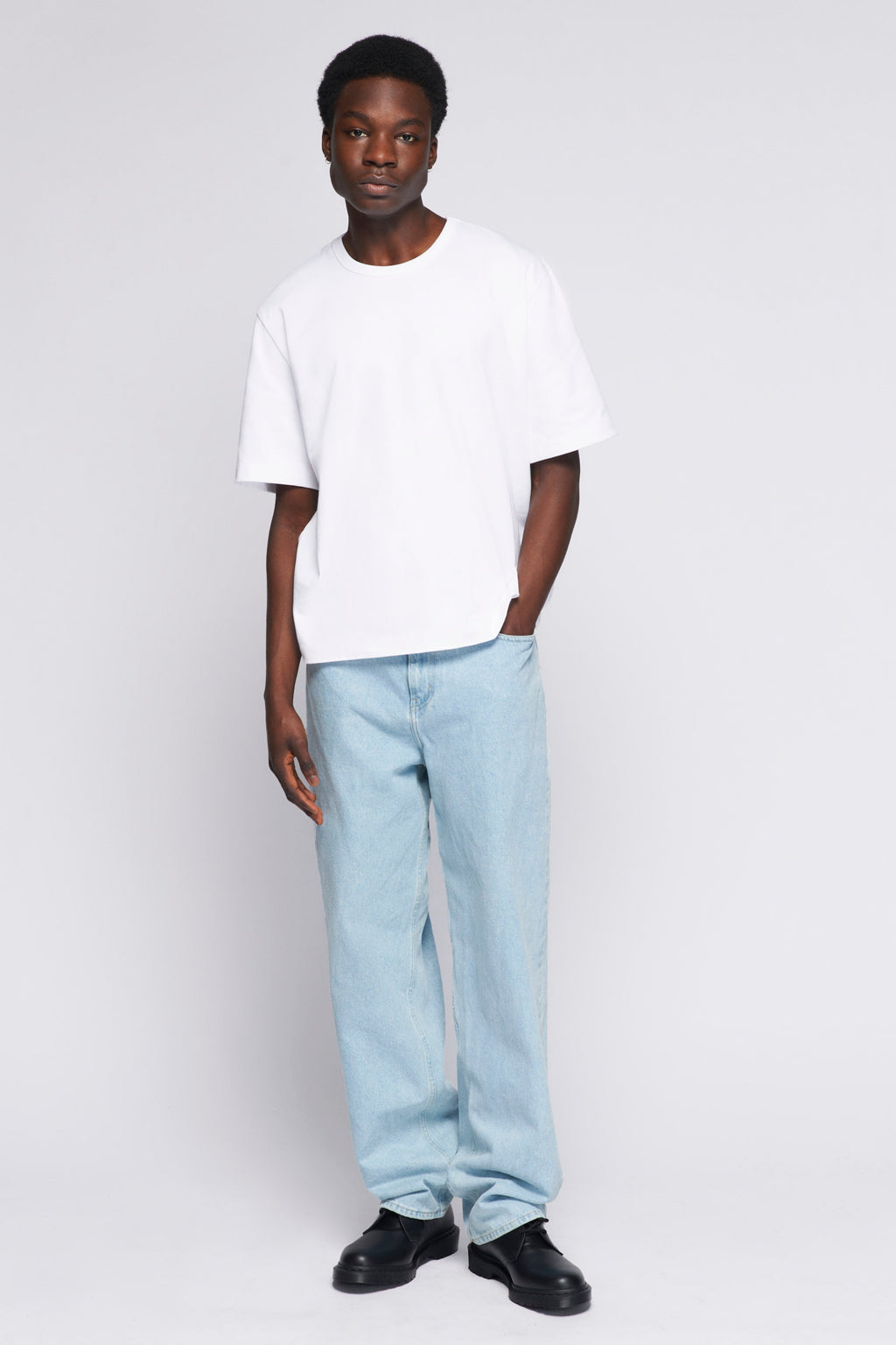 Juslin is 6ft, a regular size M waist and wearing a M.