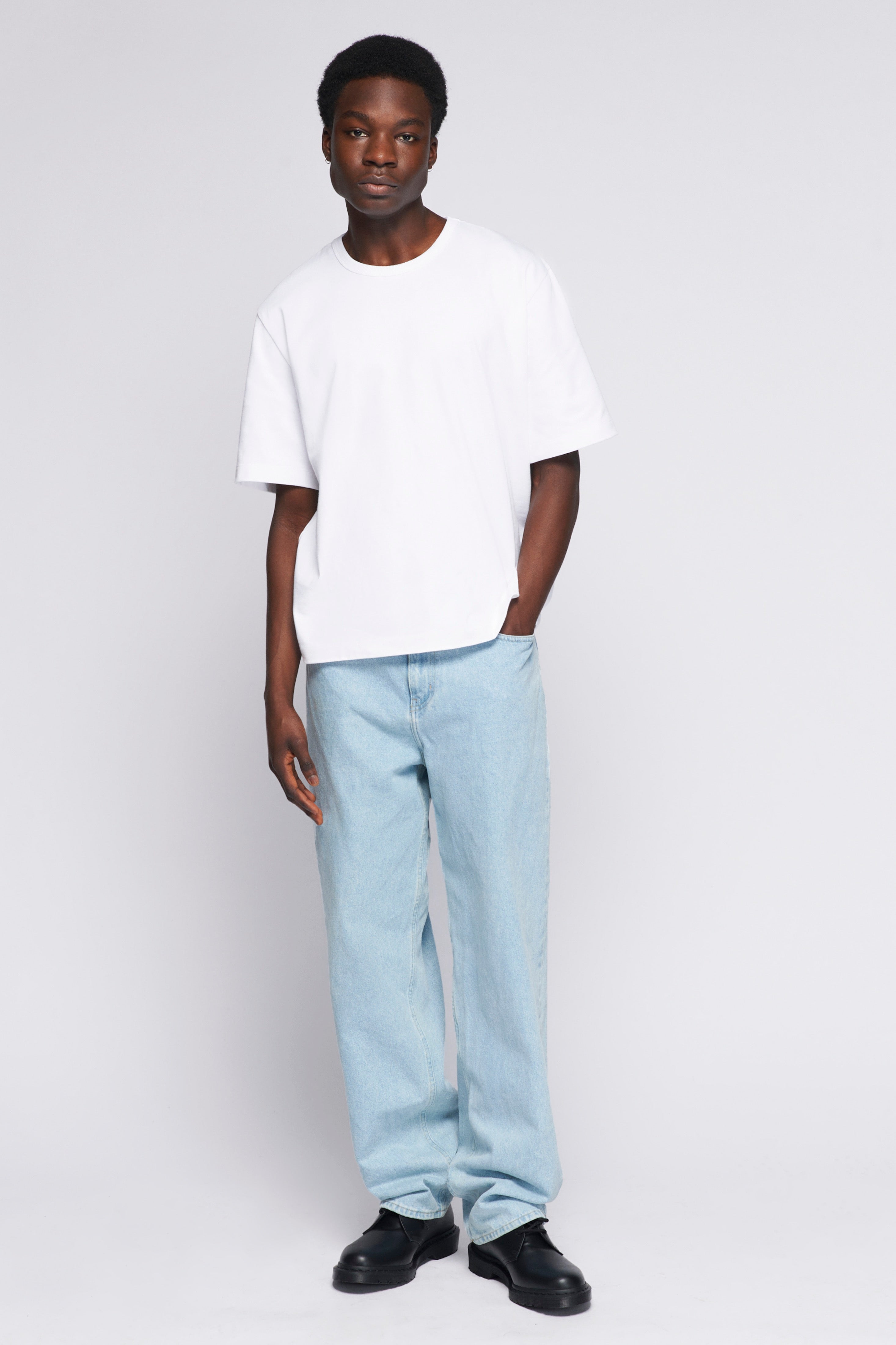 Juslin is 6ft, a regular size M waist and wearing a M.