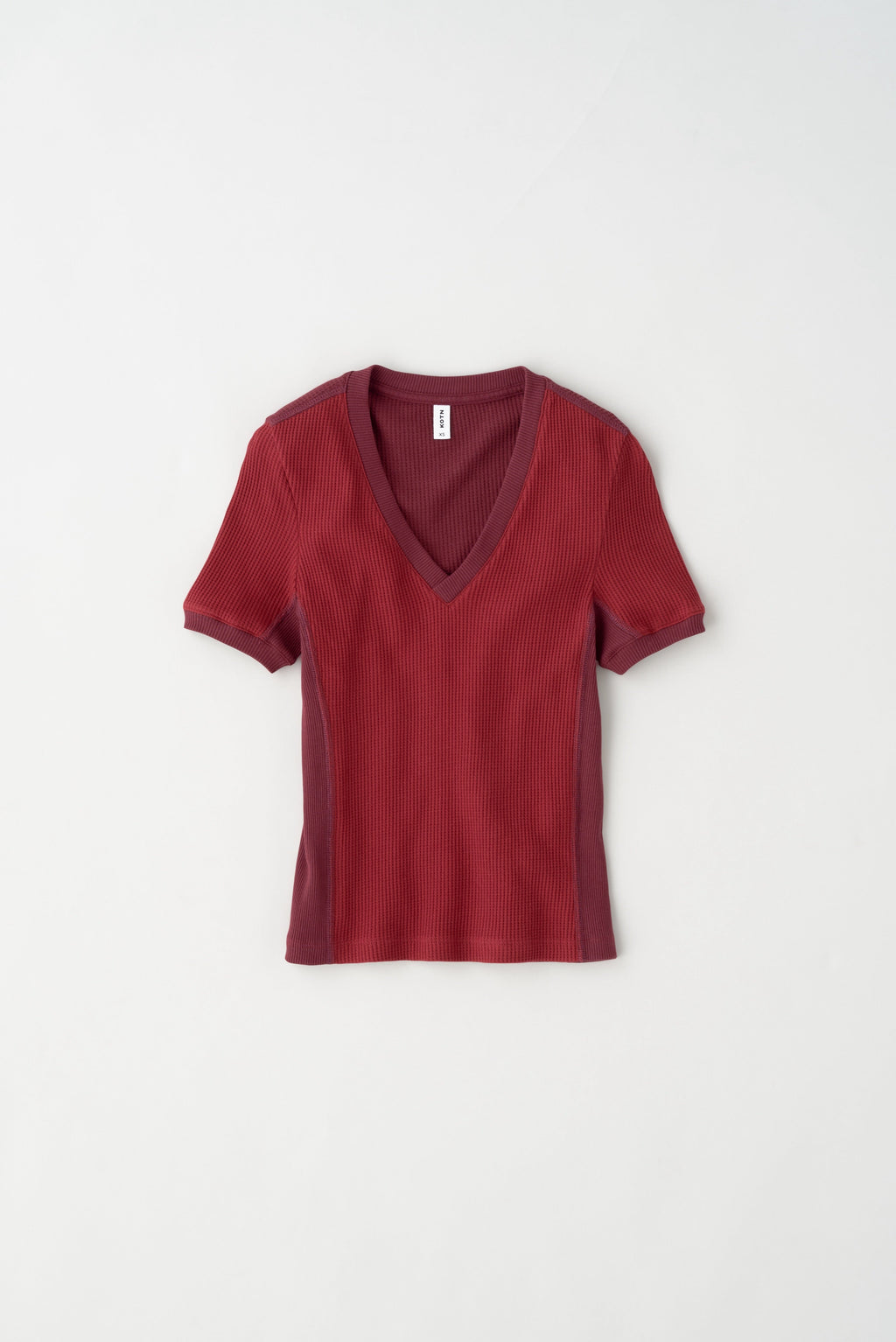 Women's Ahly V-Neck Tee in Pomegranate/Burgundy