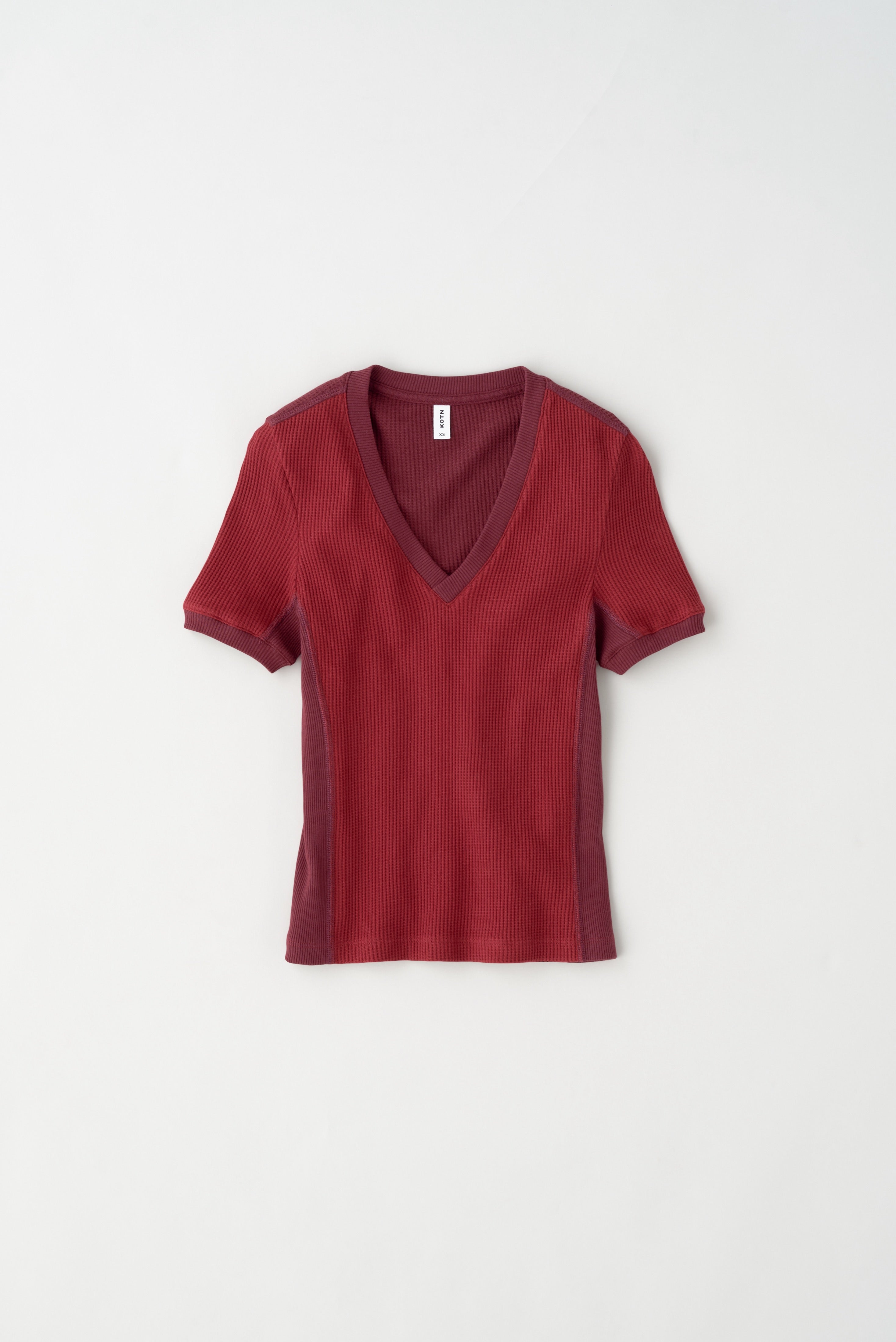 Women's Ahly V-Neck Tee in Pomegranate/Burgundy