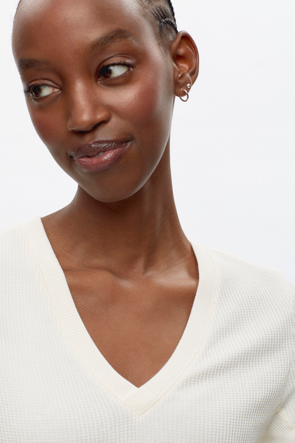 Women's Ahly V-Neck Tee in Natural