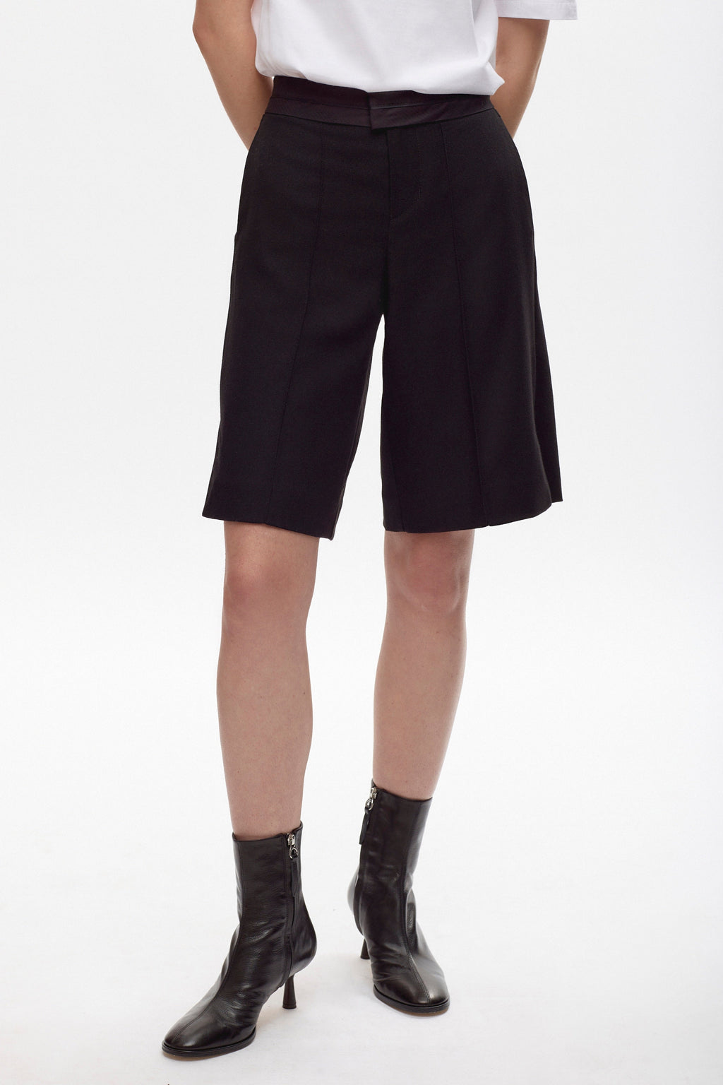 Women's Azhar Shorts in Black