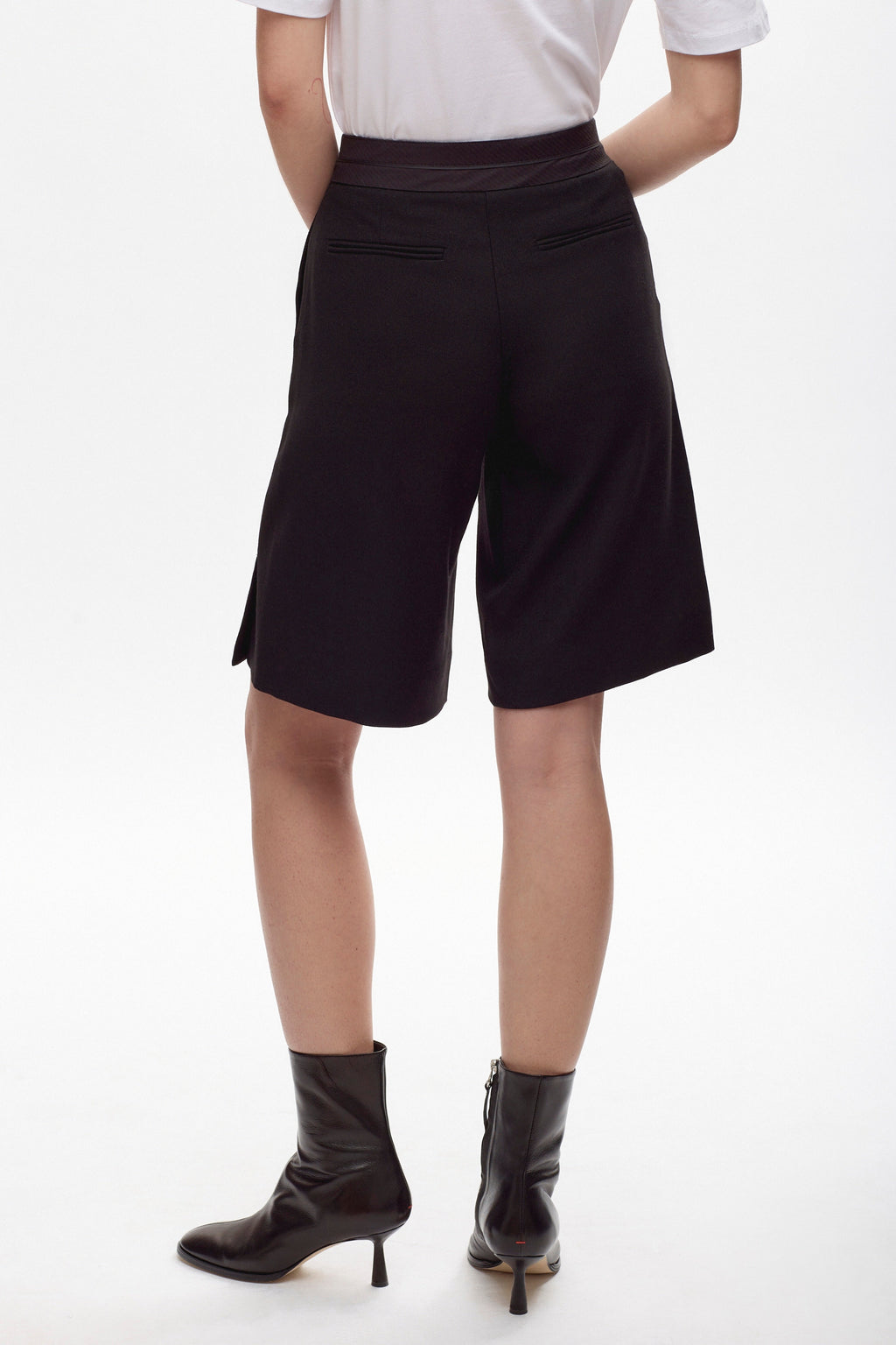 Women's Azhar Shorts in Black