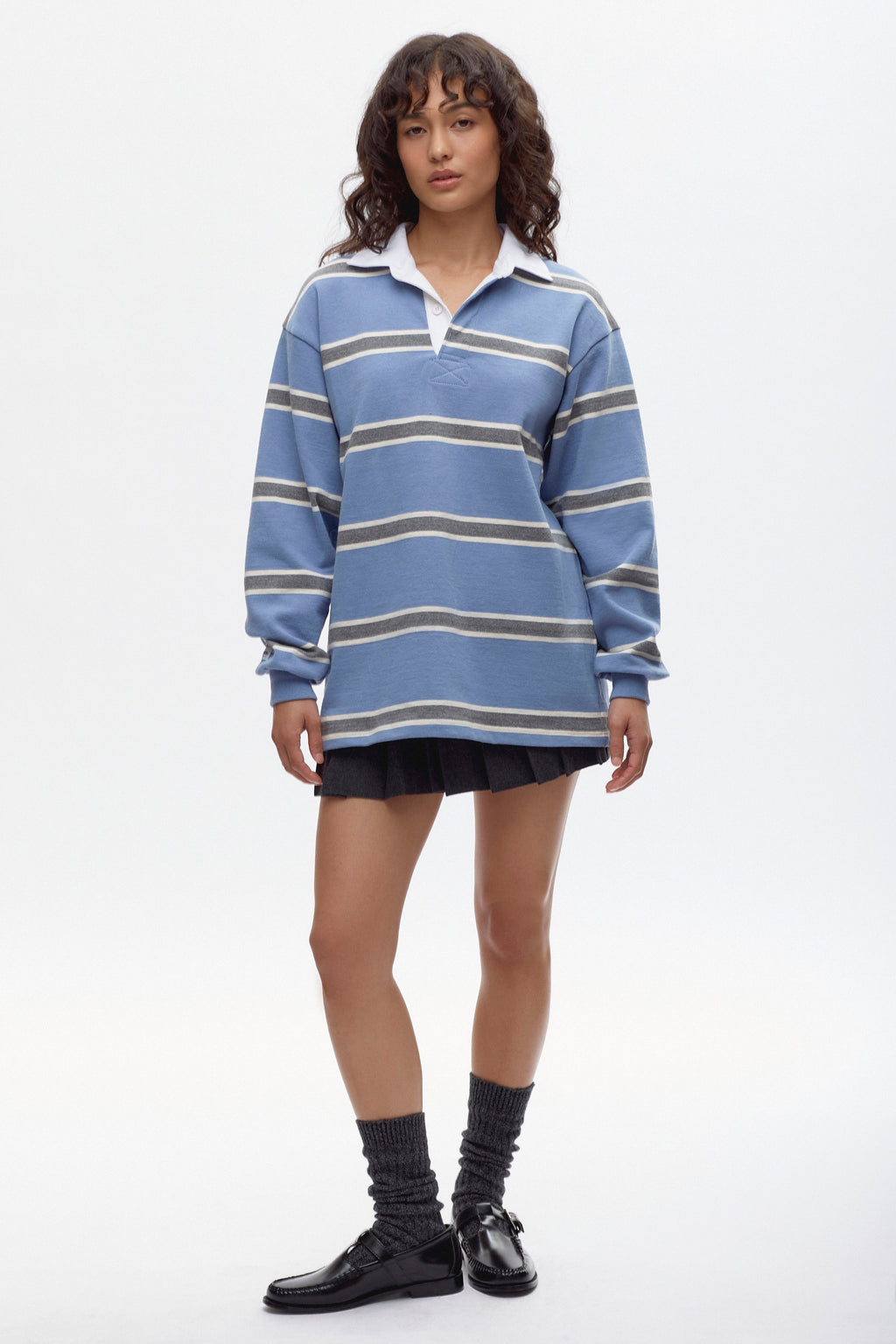 Zoe is 5'6 is regular XS and is wearing an XS.