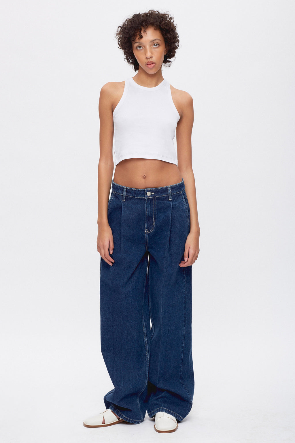 Maya is 5ft 9in, a regular size S and wearing a S.