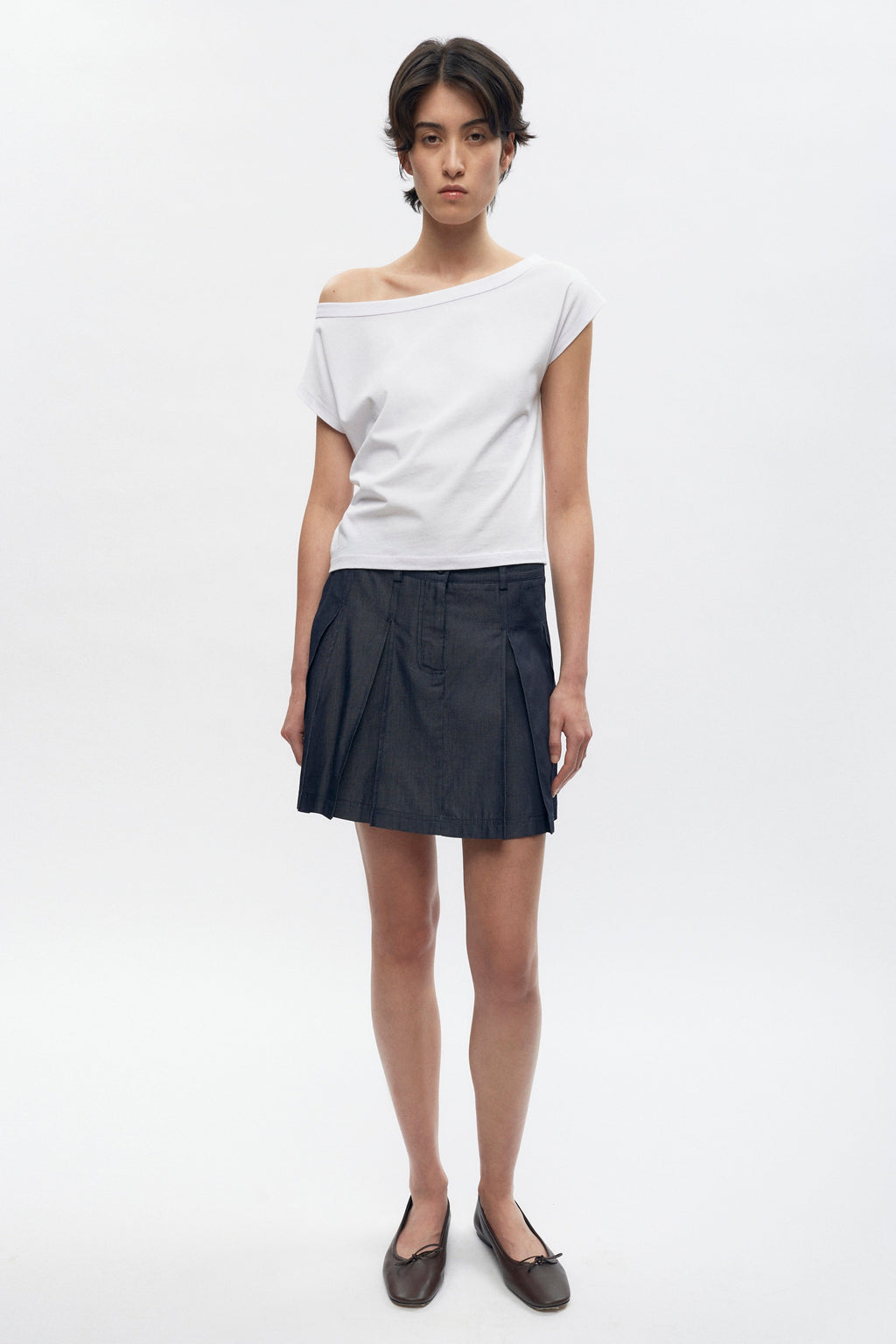 Cami is 5ft 11in, a regular size 2 and wearing a 2. 