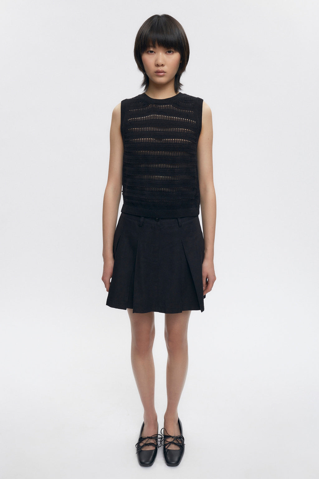 Kat is 5’18” is a regular 4 and is wearing a 4.