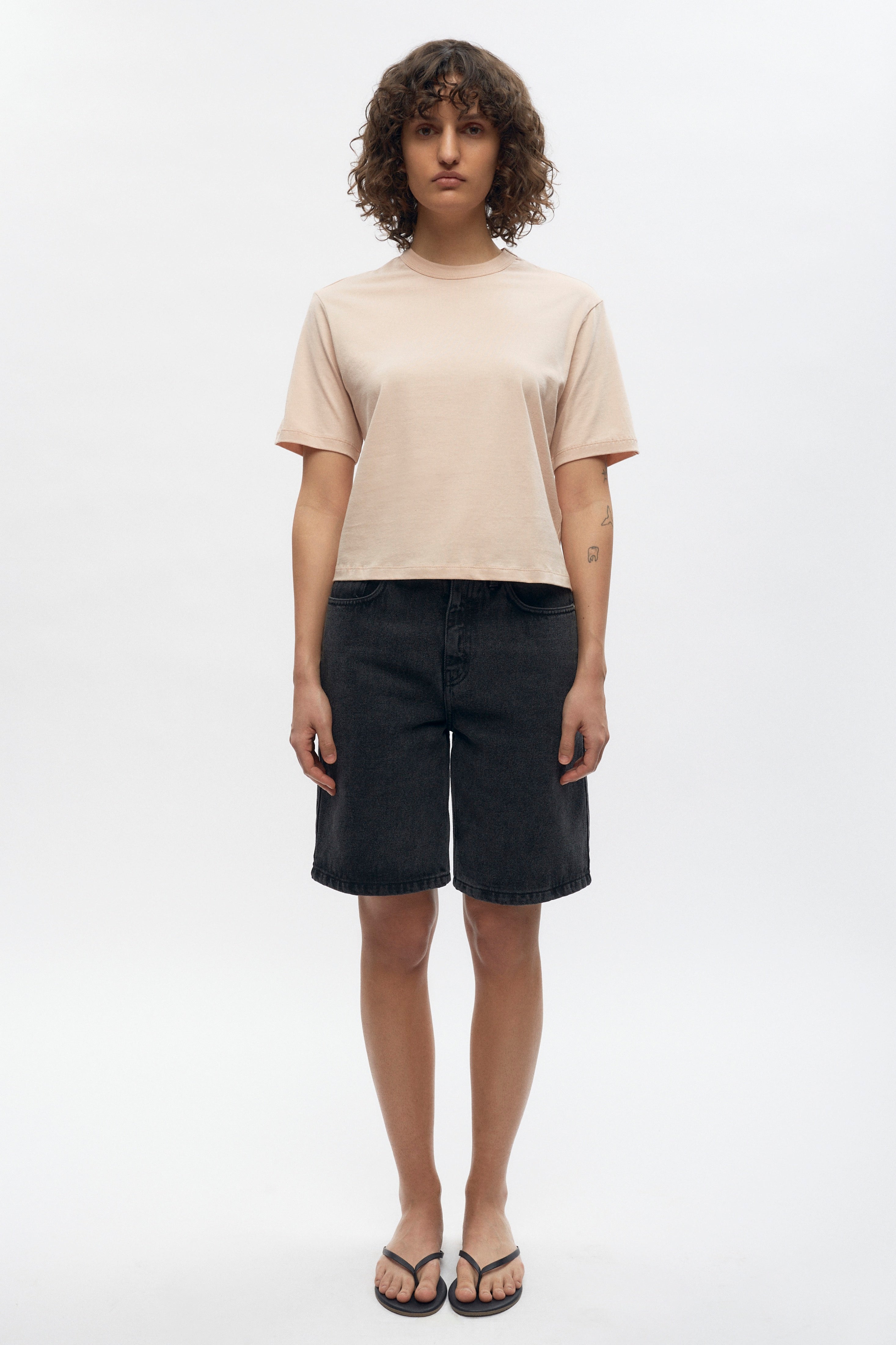 Francis is 5ft 9.5in, a regular size XS and wearing a S.