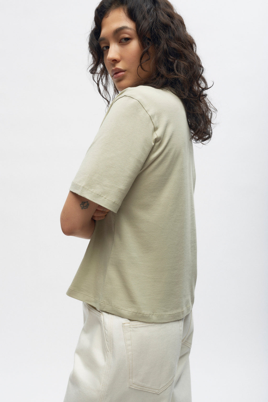 Women's Easy Crew in Dune Grass