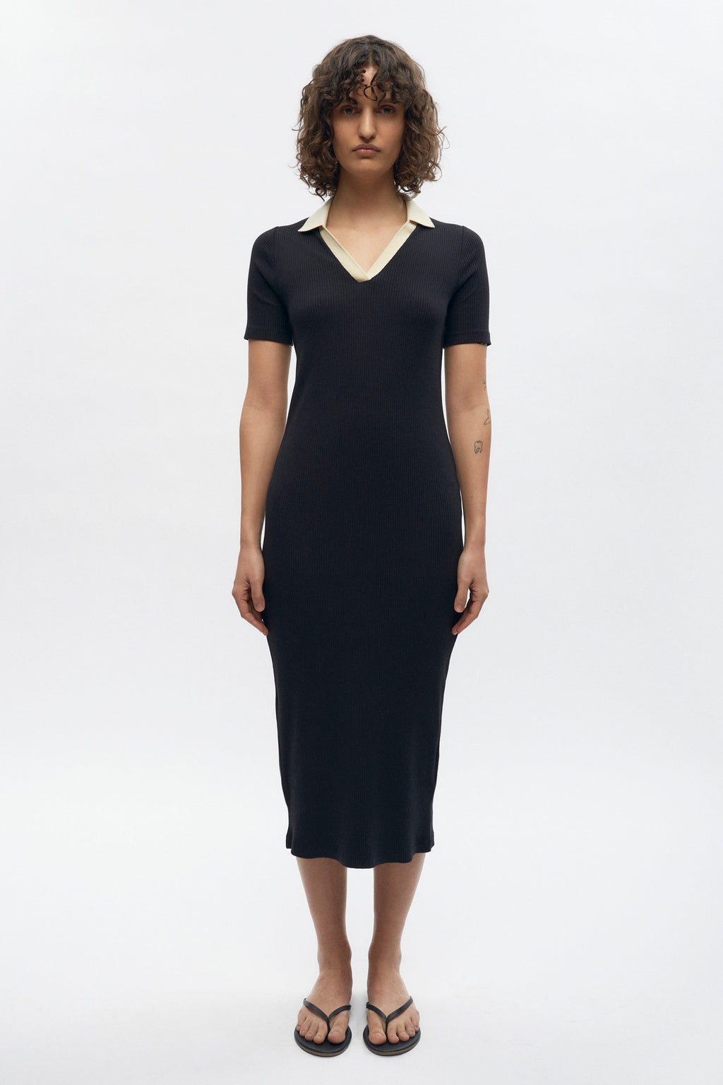 Francis is 5ft 9.5in, a regular size XS and wearing a XS.