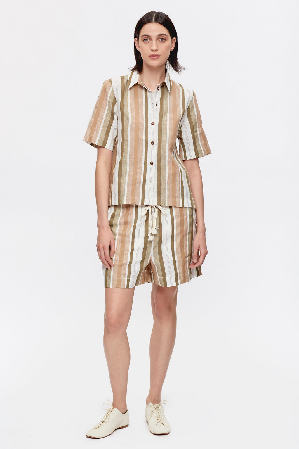 Erin is 5ft 10in, a regular size S and wearing a S.