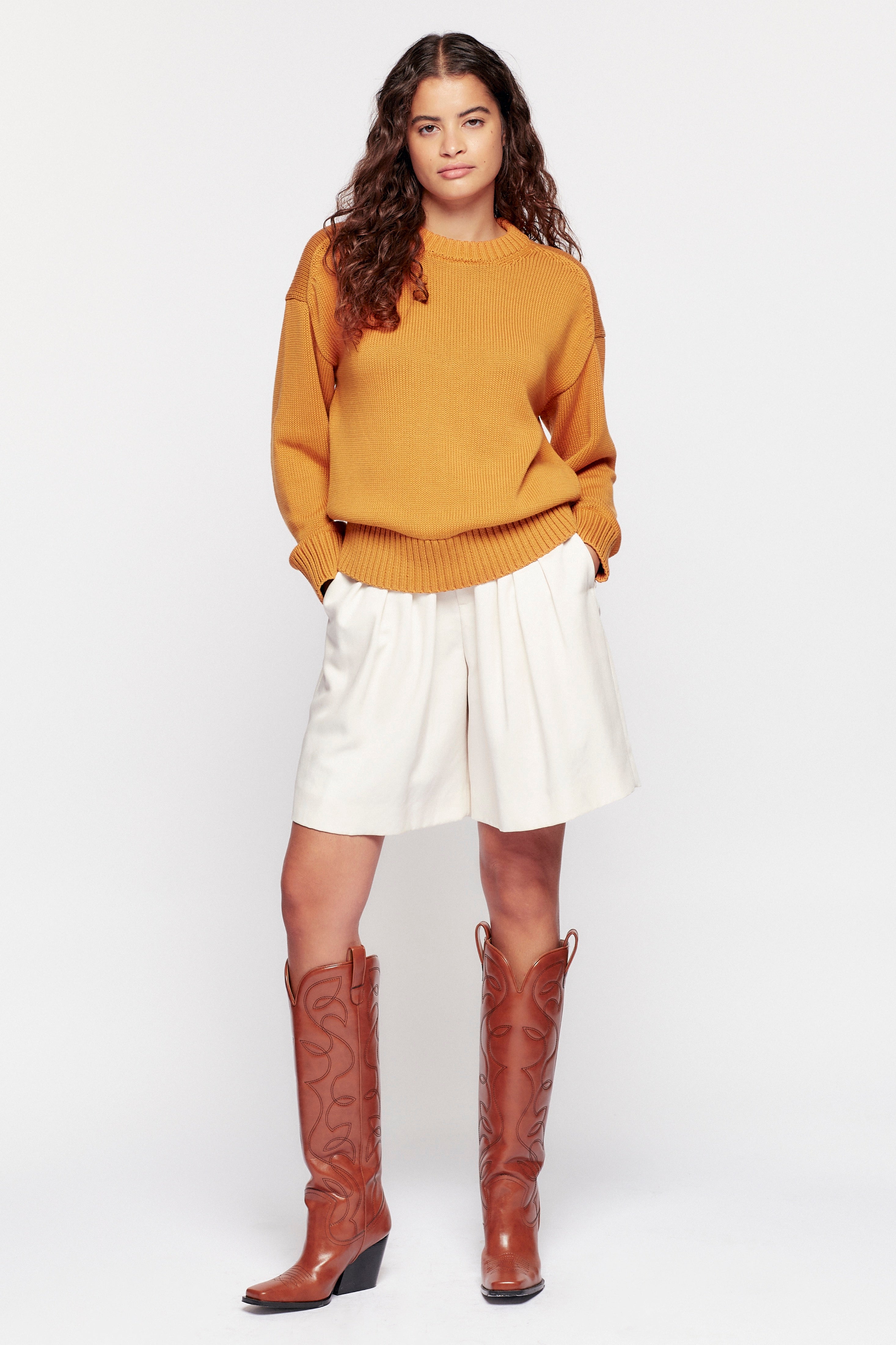 Elizabeth is 5ft 9in, a regular size S and is wearing a S.