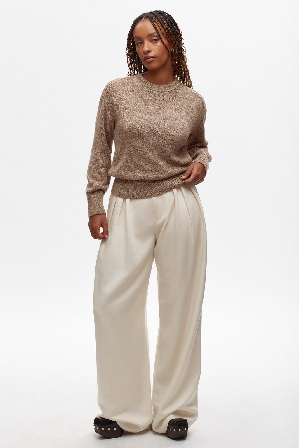 Orit is 5'6" is a regular S, and is wearing a S. 