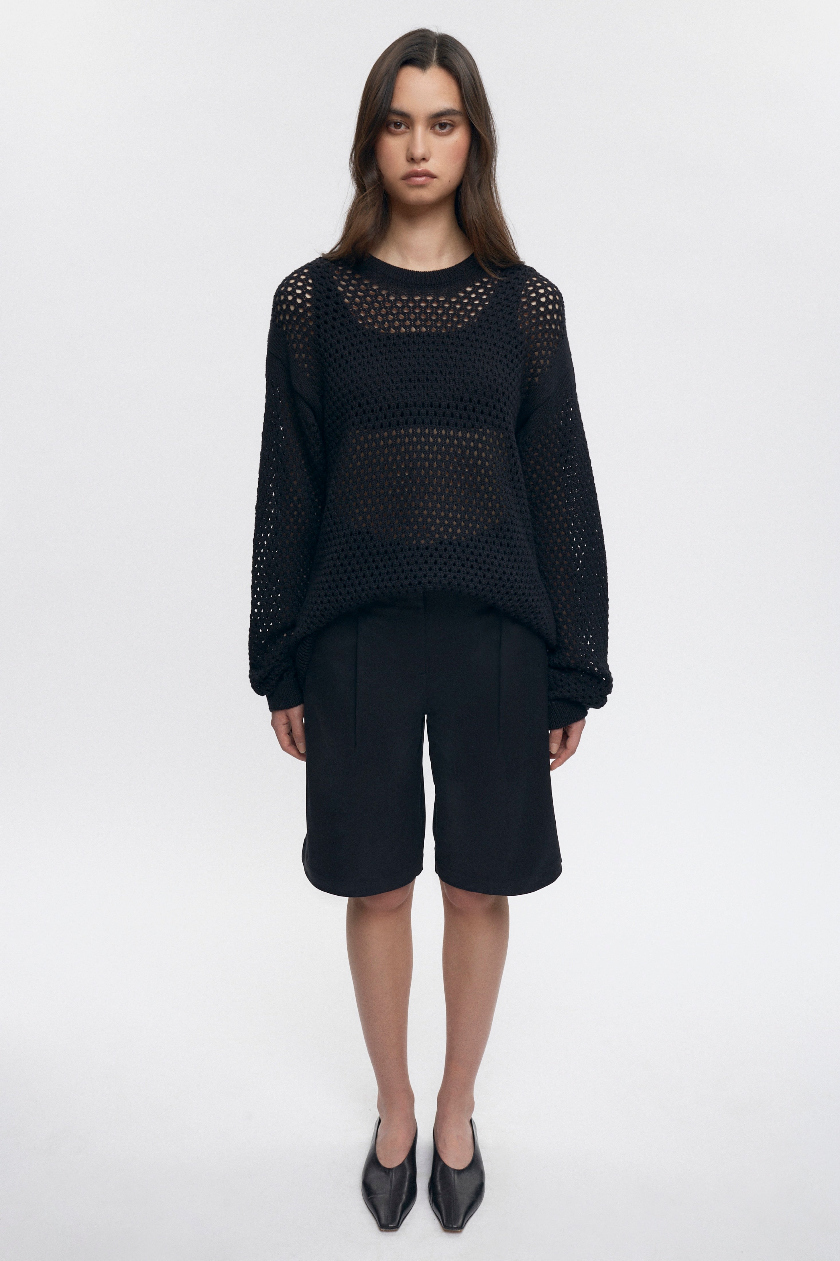 Michelle is 5’10” is a regular 4 and is wearing a 4.