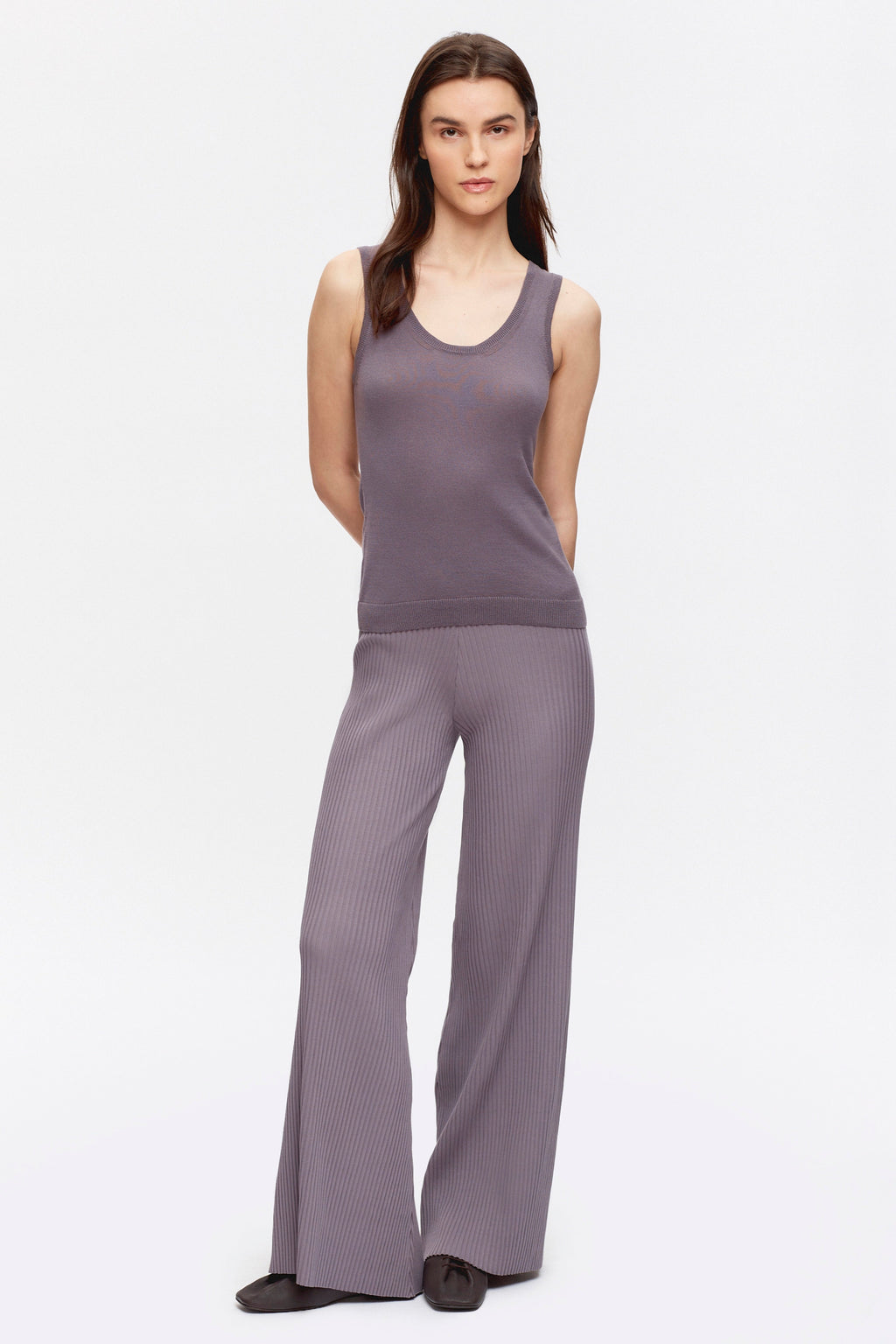 Marina is 5’9", a regular XS and wearing a XS.