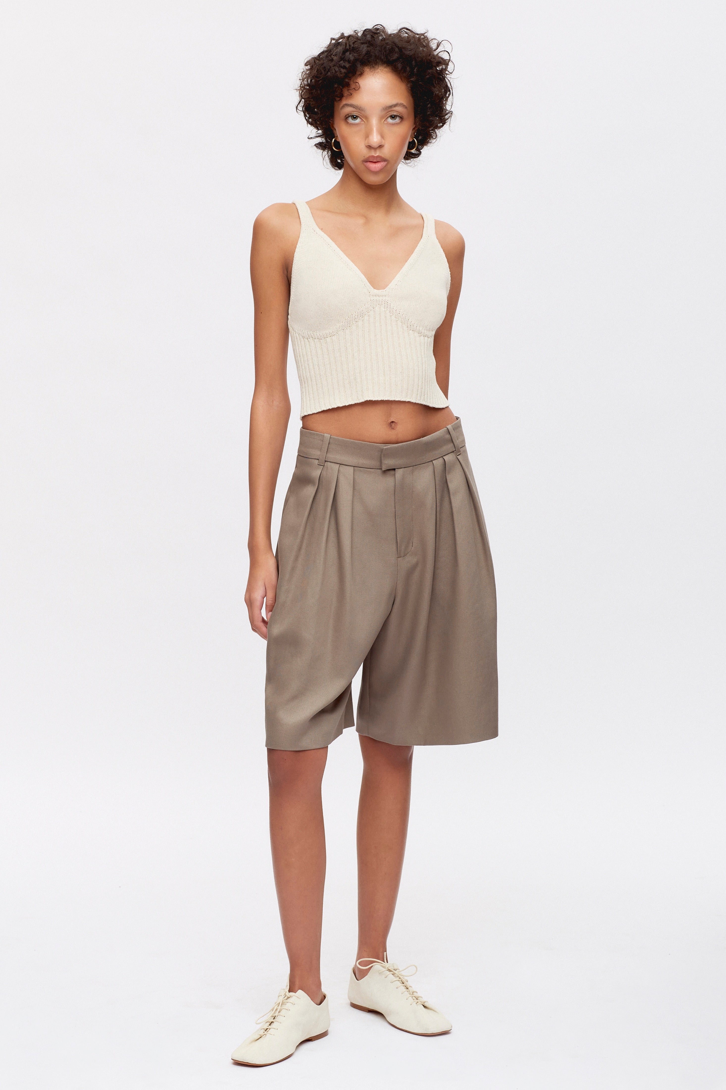 Maya is 5ft 9in, a regular size S and wearing a S.