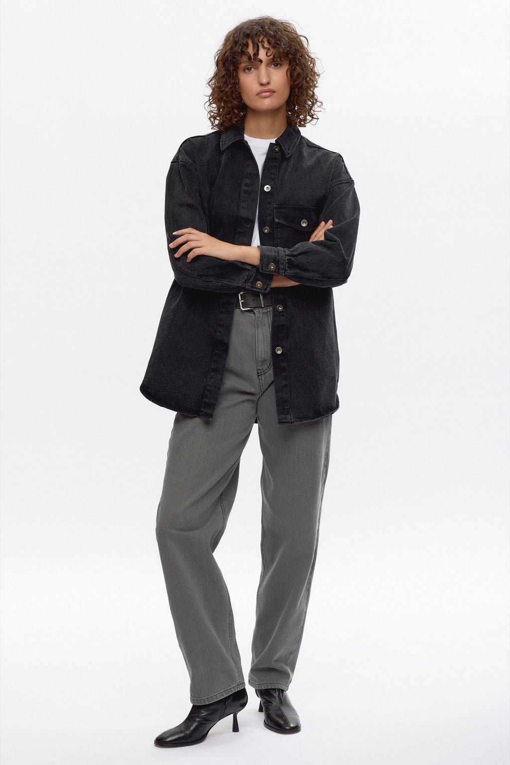 Francis is 5ft 9.5in, a regular size XS and wearing a XS.