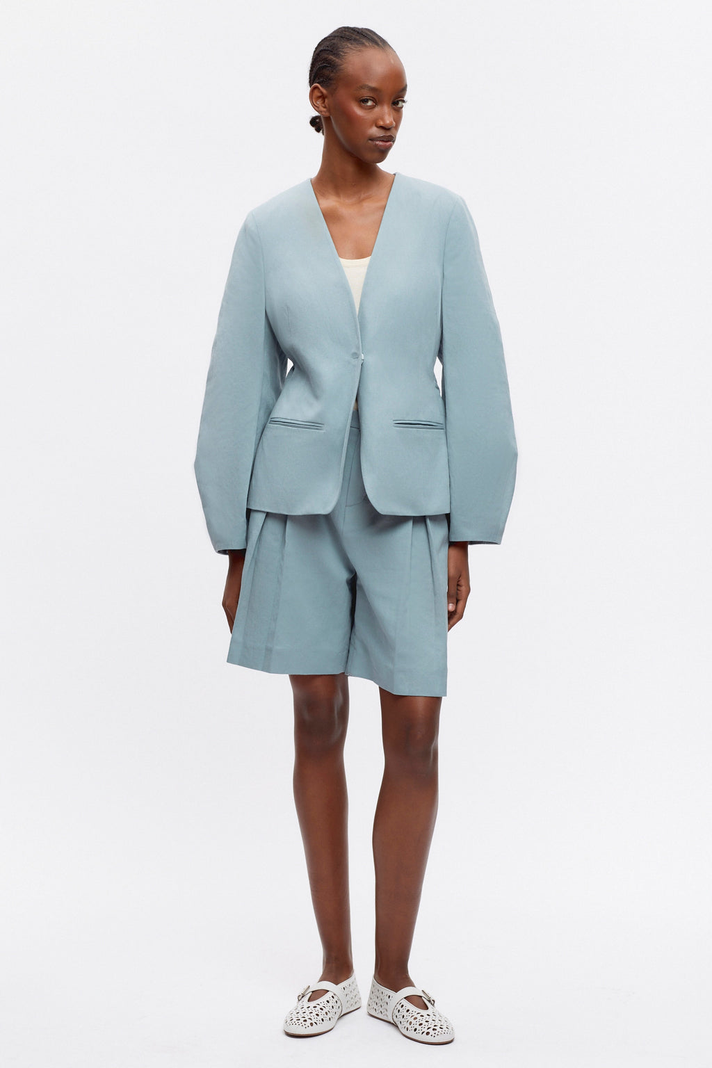 Rembo is 5ft 11in, a regular XS and wearing a S.