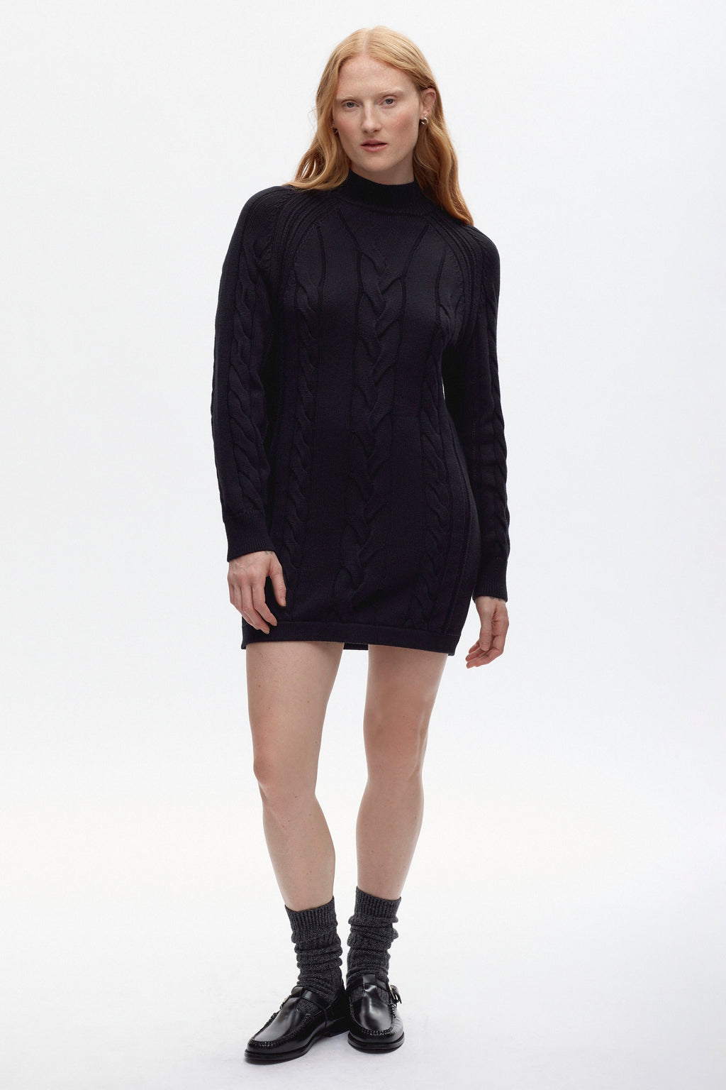 Kyla is 5'7, is a regular S and is wearing a S.