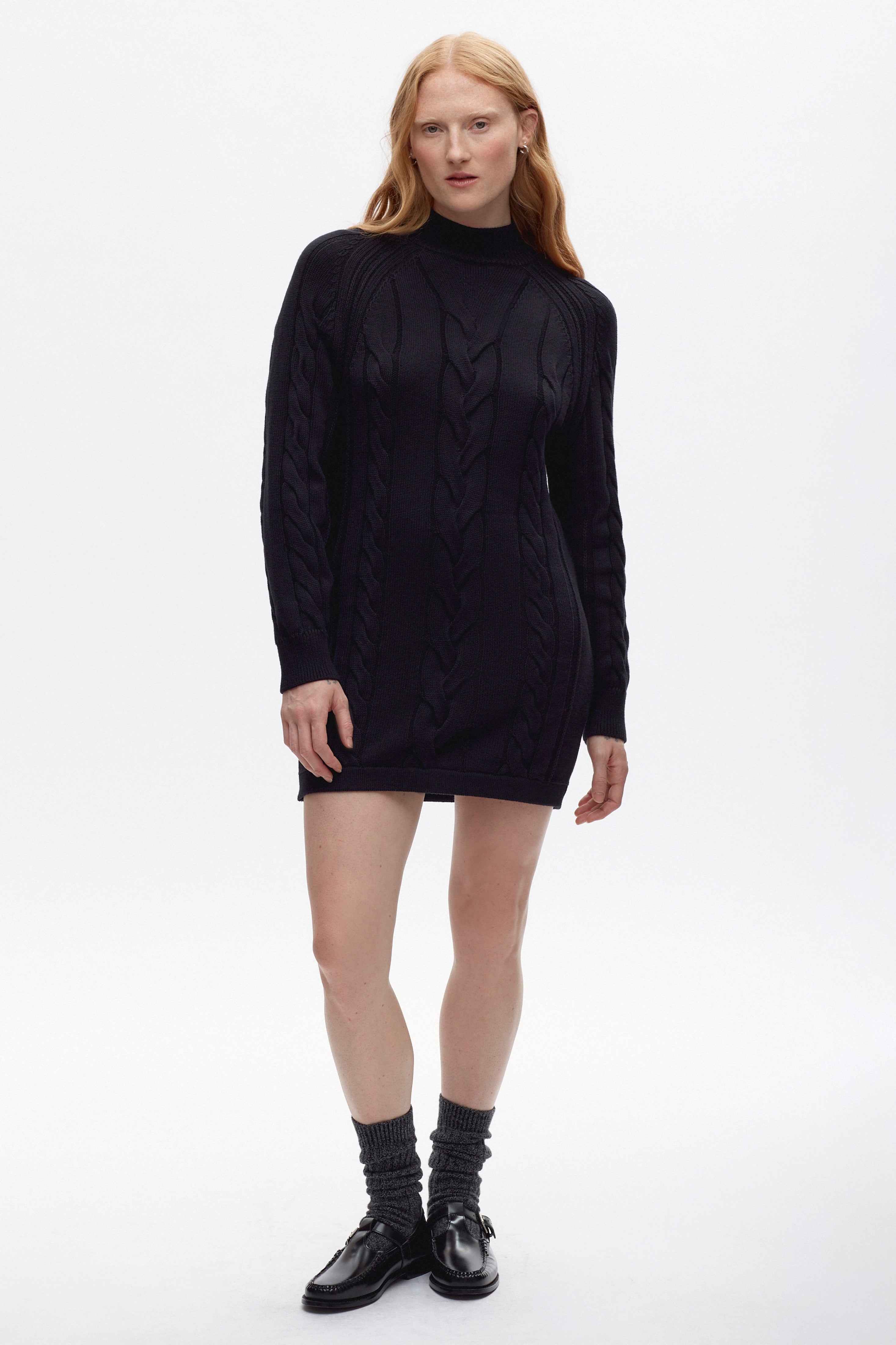 Kyla is 5'7, is a regular S and is wearing a S.