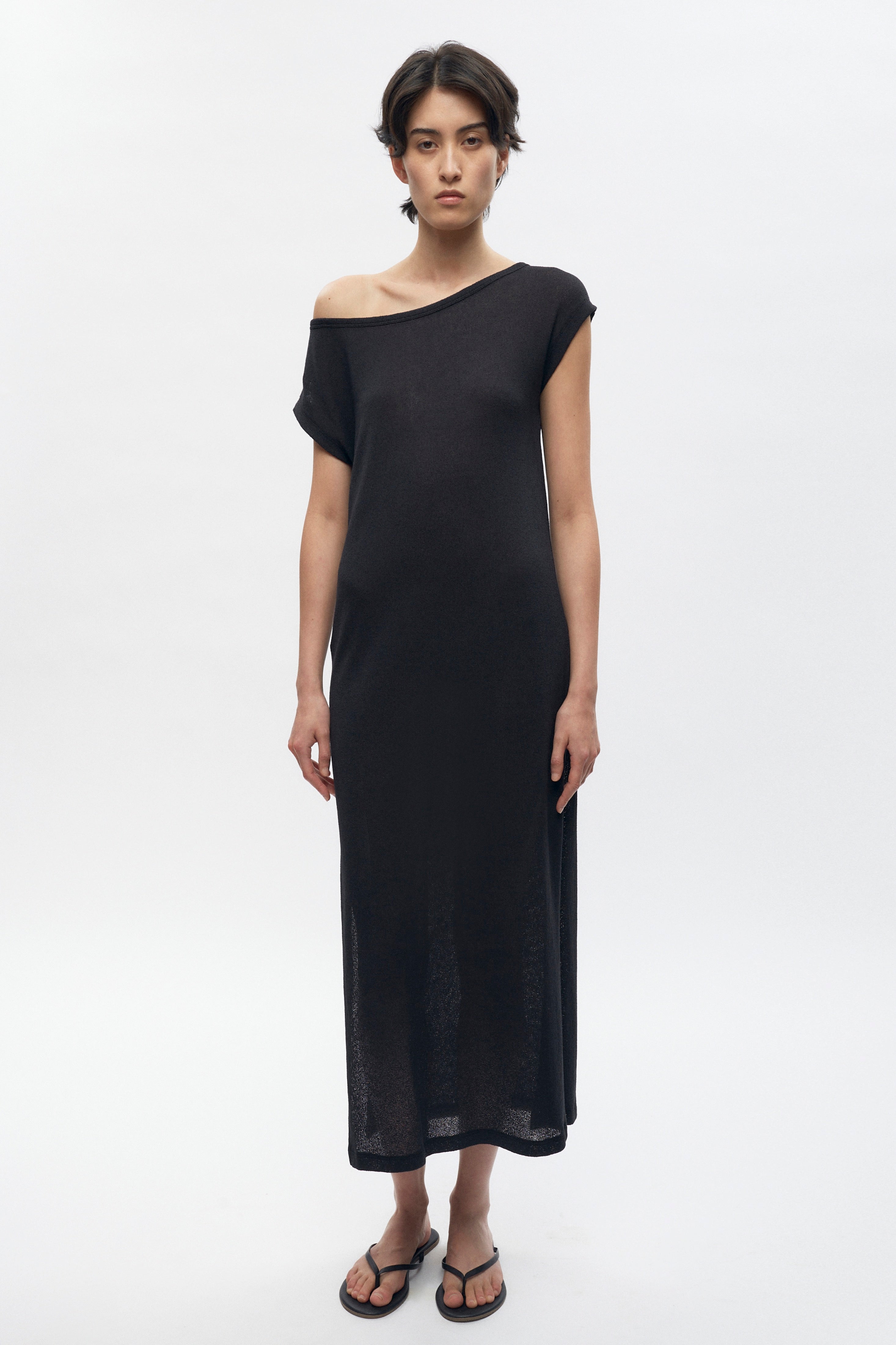 Cami is 5ft 11in, a regular size S and wearing a S.
