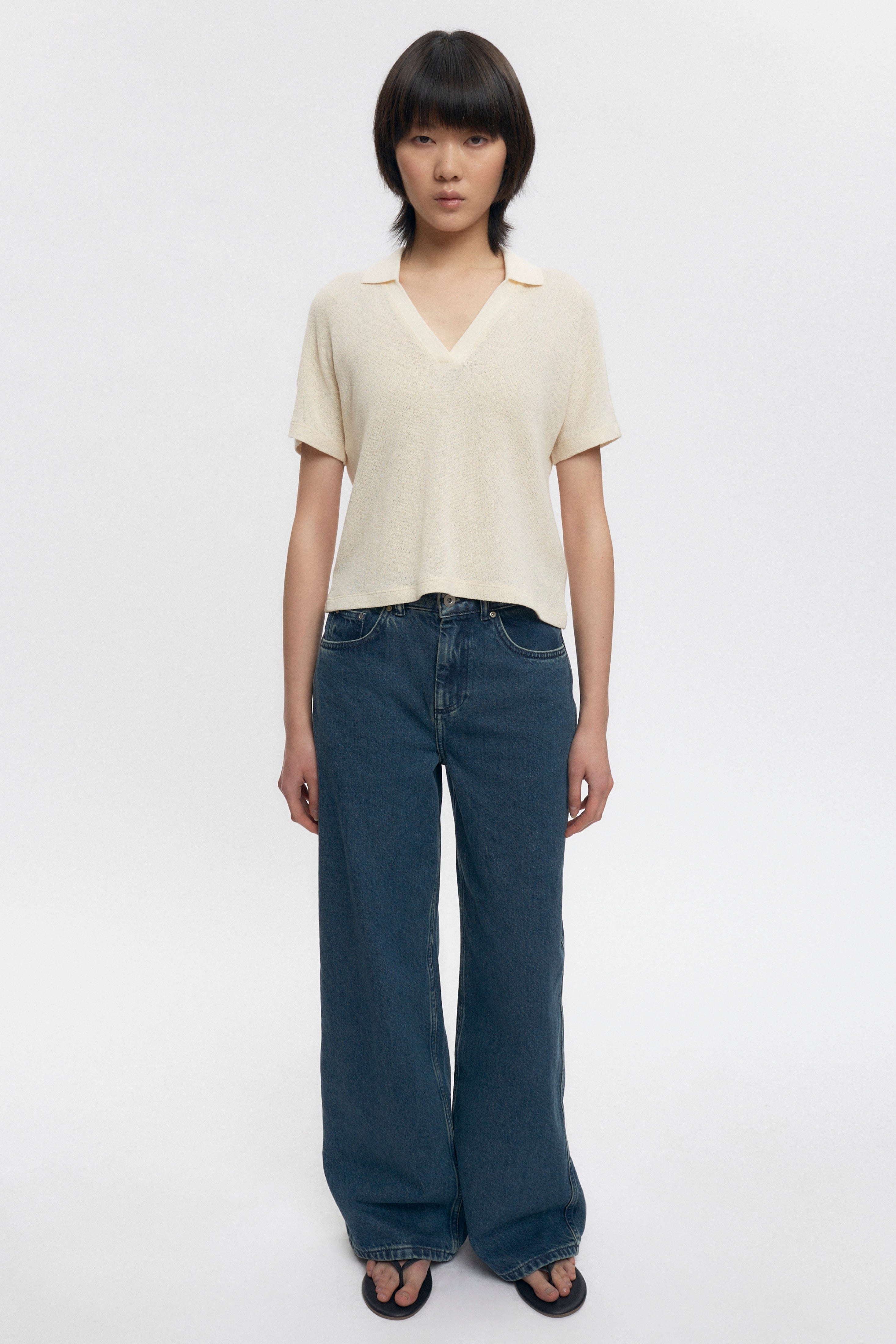 Kat is 5’18” is a regular S and is wearing a S.