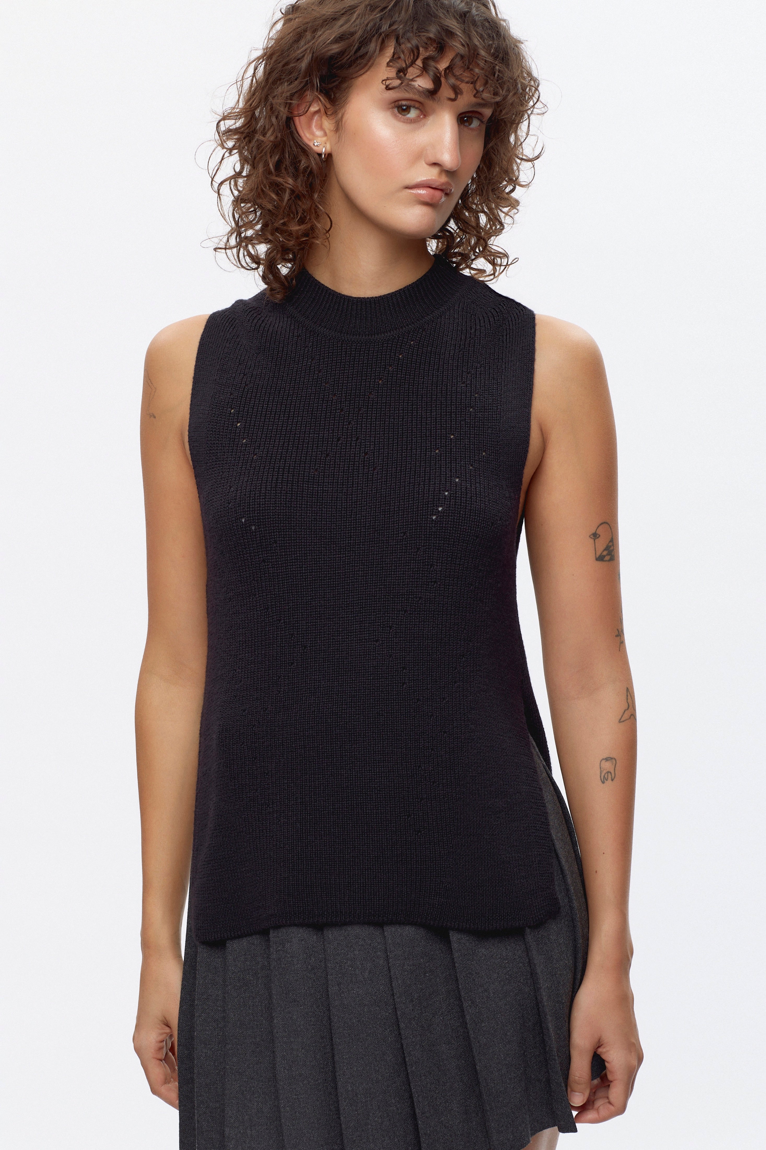 Women's Maadi Vest in Black