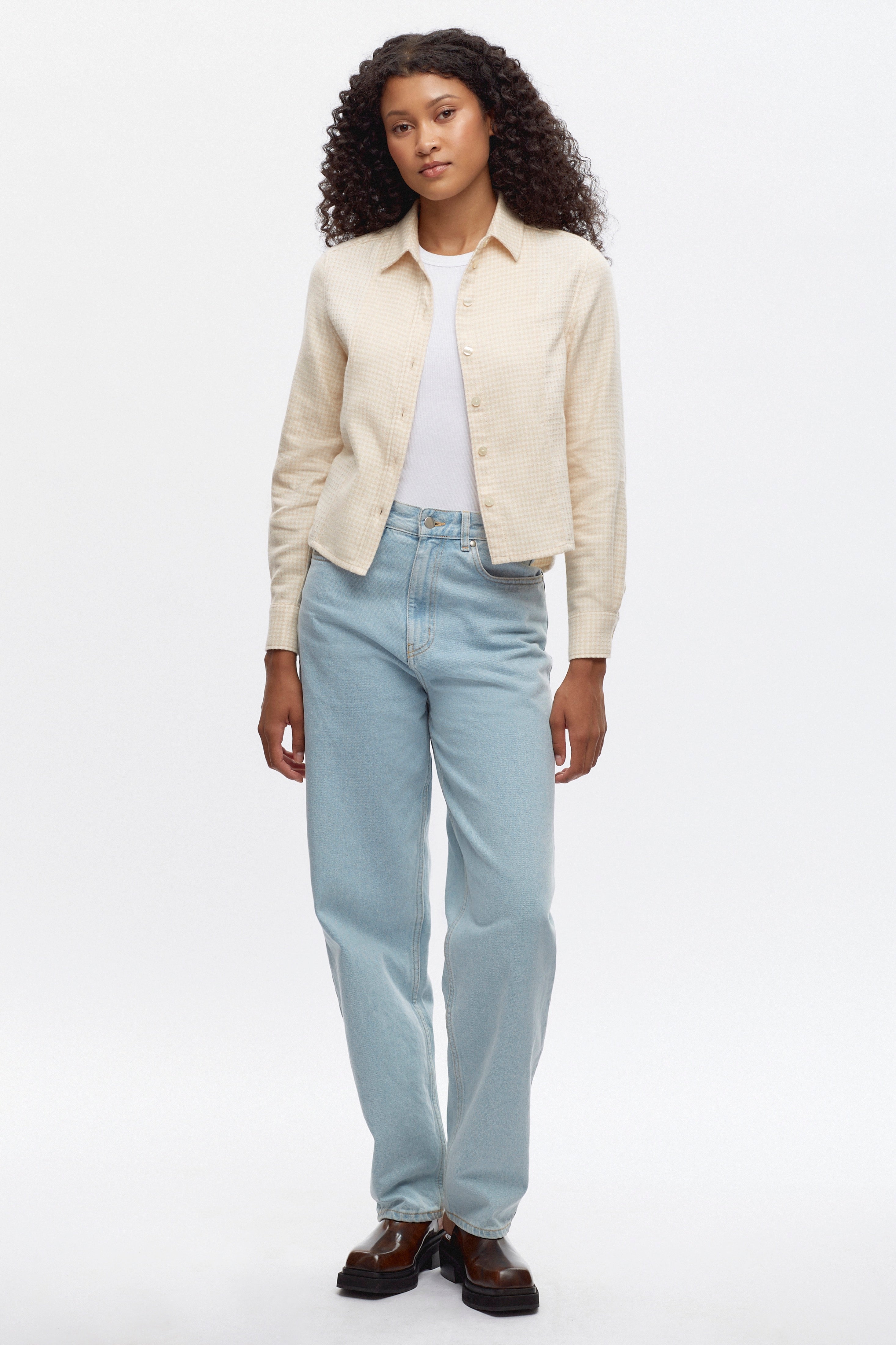 Inari is 5'10, is a regular XS and wearing a S.