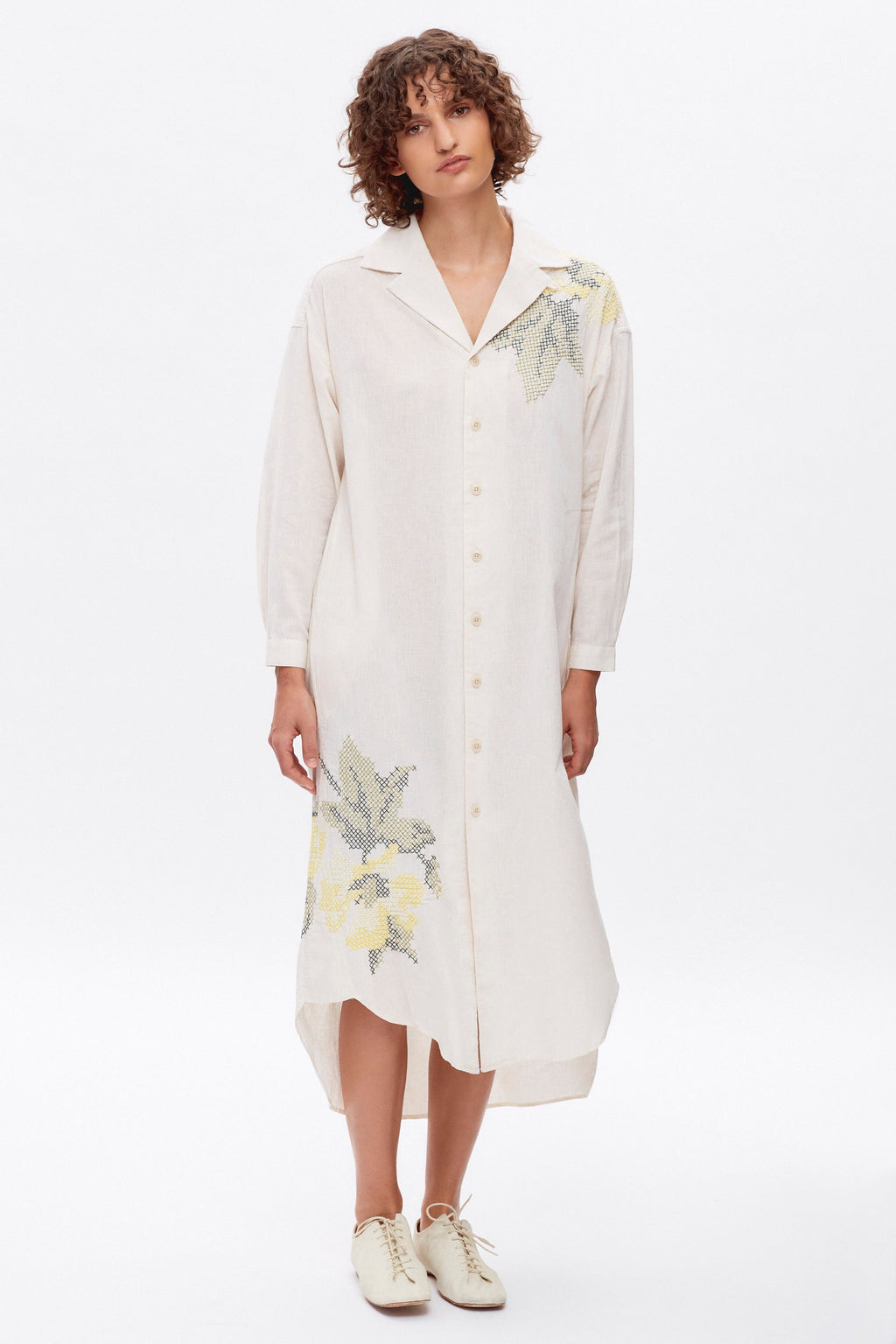 Francis is 5ft 9.5in, a regular size XS and wearing a XS.